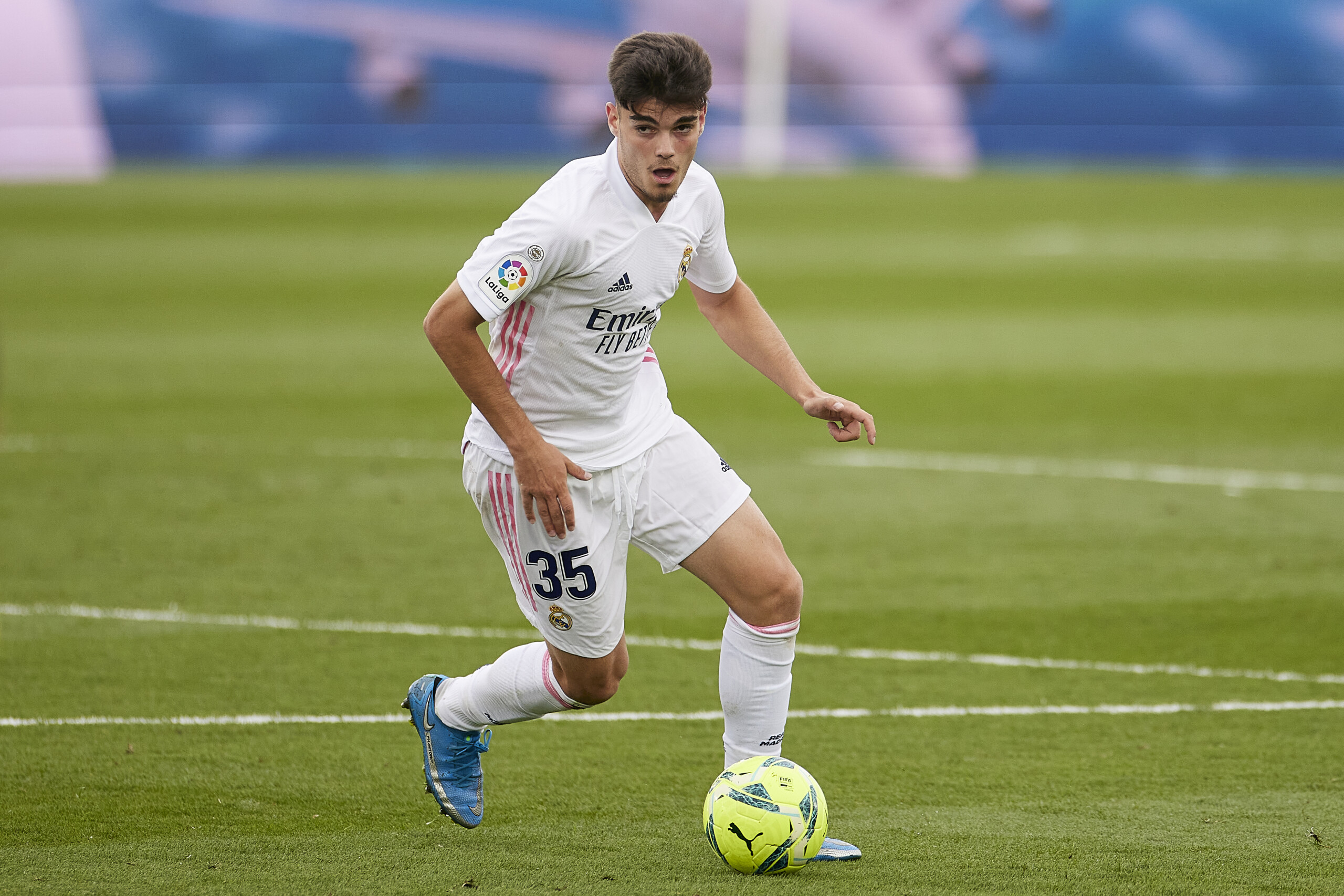 Football: Napoli officially signs Gutierrez
