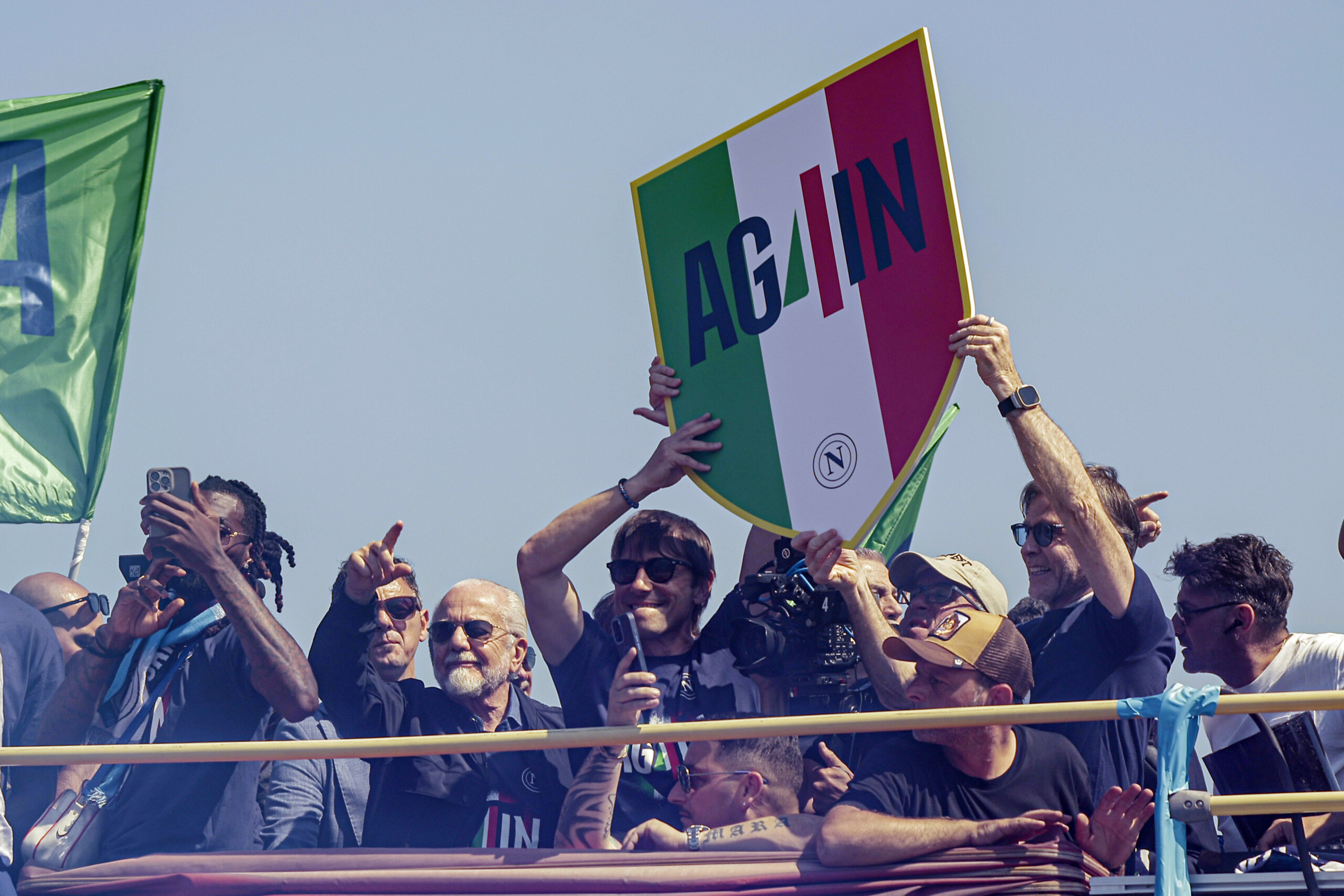Football, one month to the start of Serie A: Napoli favorite in the odds