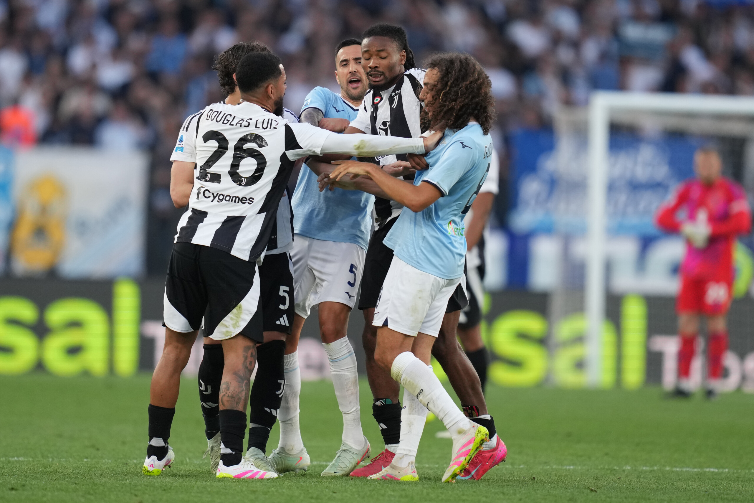 Football, Serie A: Lazio-Juventus 1-1