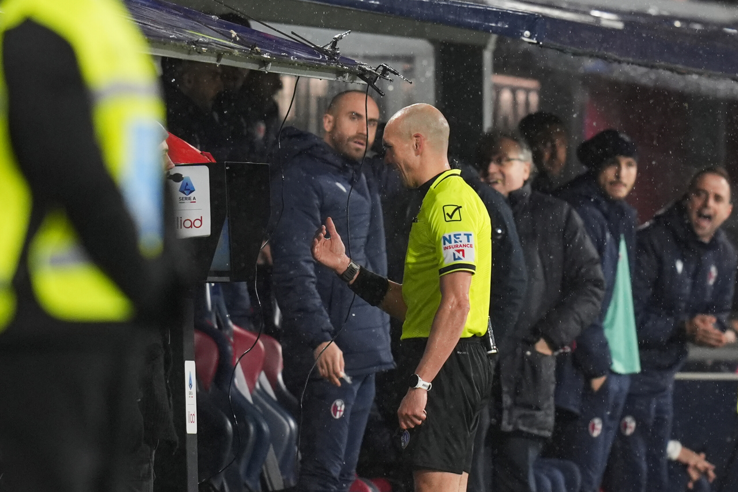 Football: Serie A, revised VAR signal in stadiums and referee audio in C.Italia