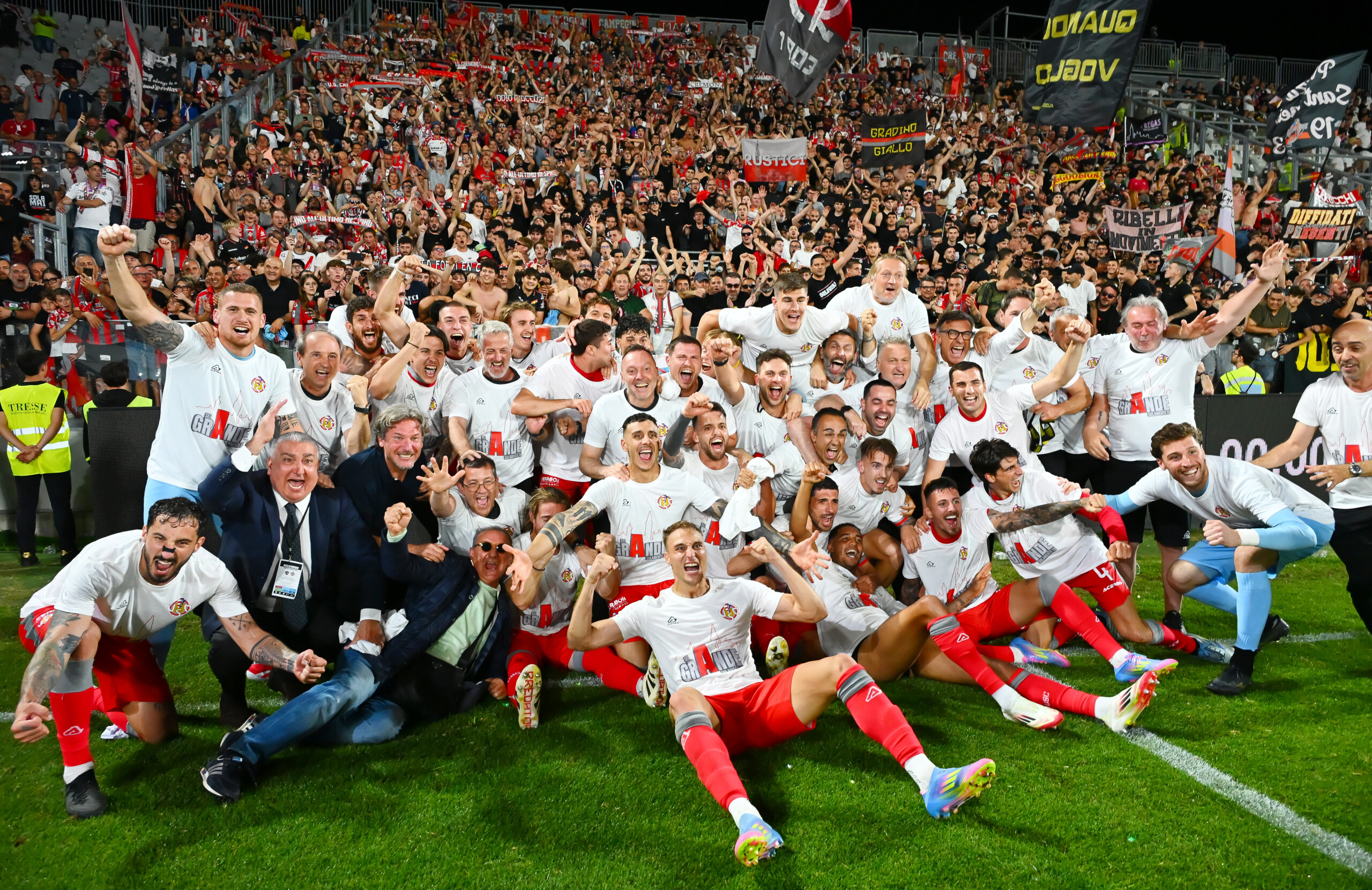 Football, Serie B: Cremonese beats Spezia 3-2 and returns to Serie A Football, Serie B: Cremonese beats Spezia 3-2 and returns to Serie A