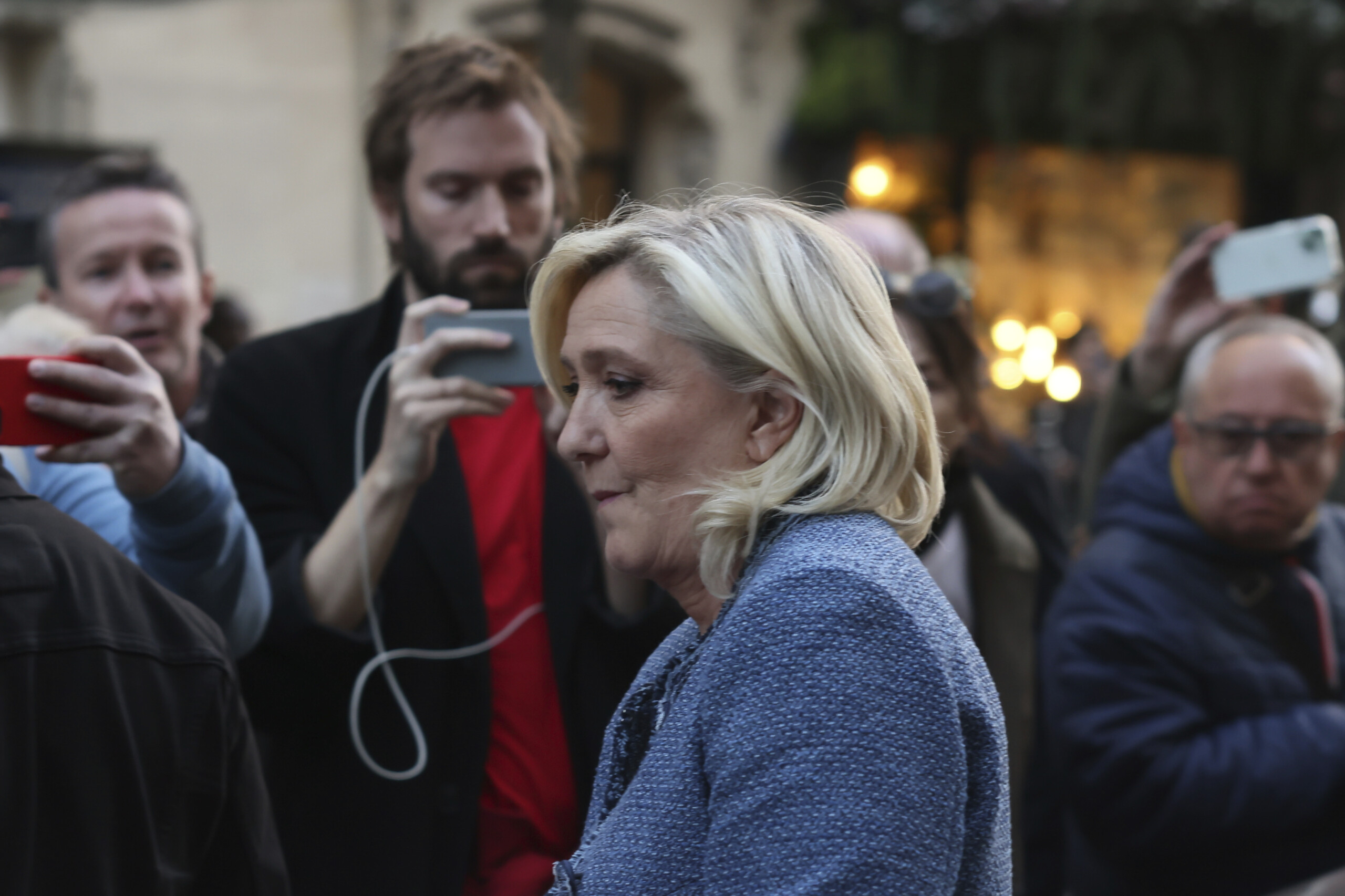 France, Le Pen on the streets: “I will not give up, the judges' decision has trampled on the country” France, Le Pen on the streets: “I will not give up, the judges' decision has trampled on the country”