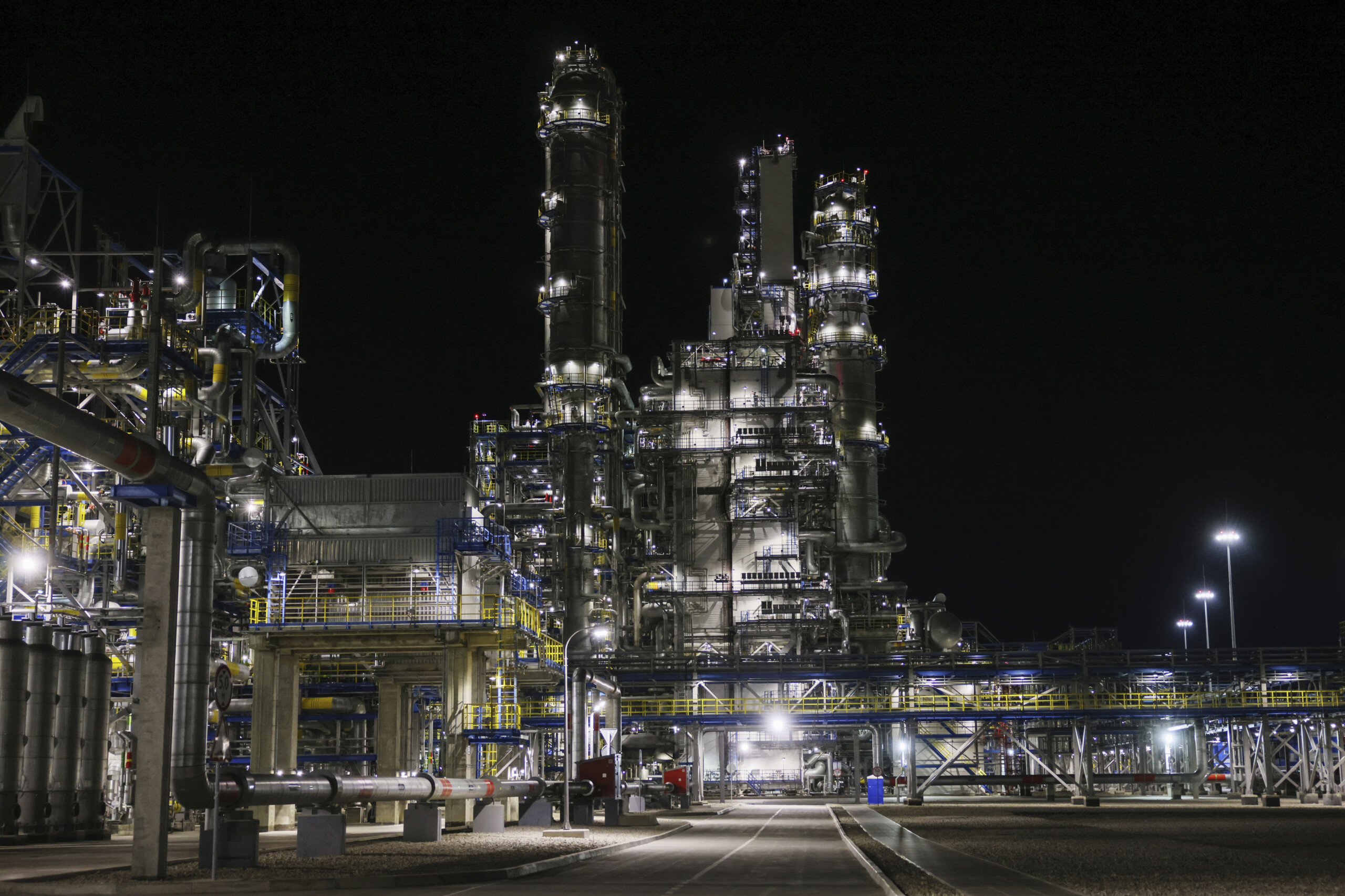 Gas, EU: stop Russian imports by 2027, new contracts with Moscow banned Gas, EU: stop Russian imports by 2027, new contracts with Moscow banned