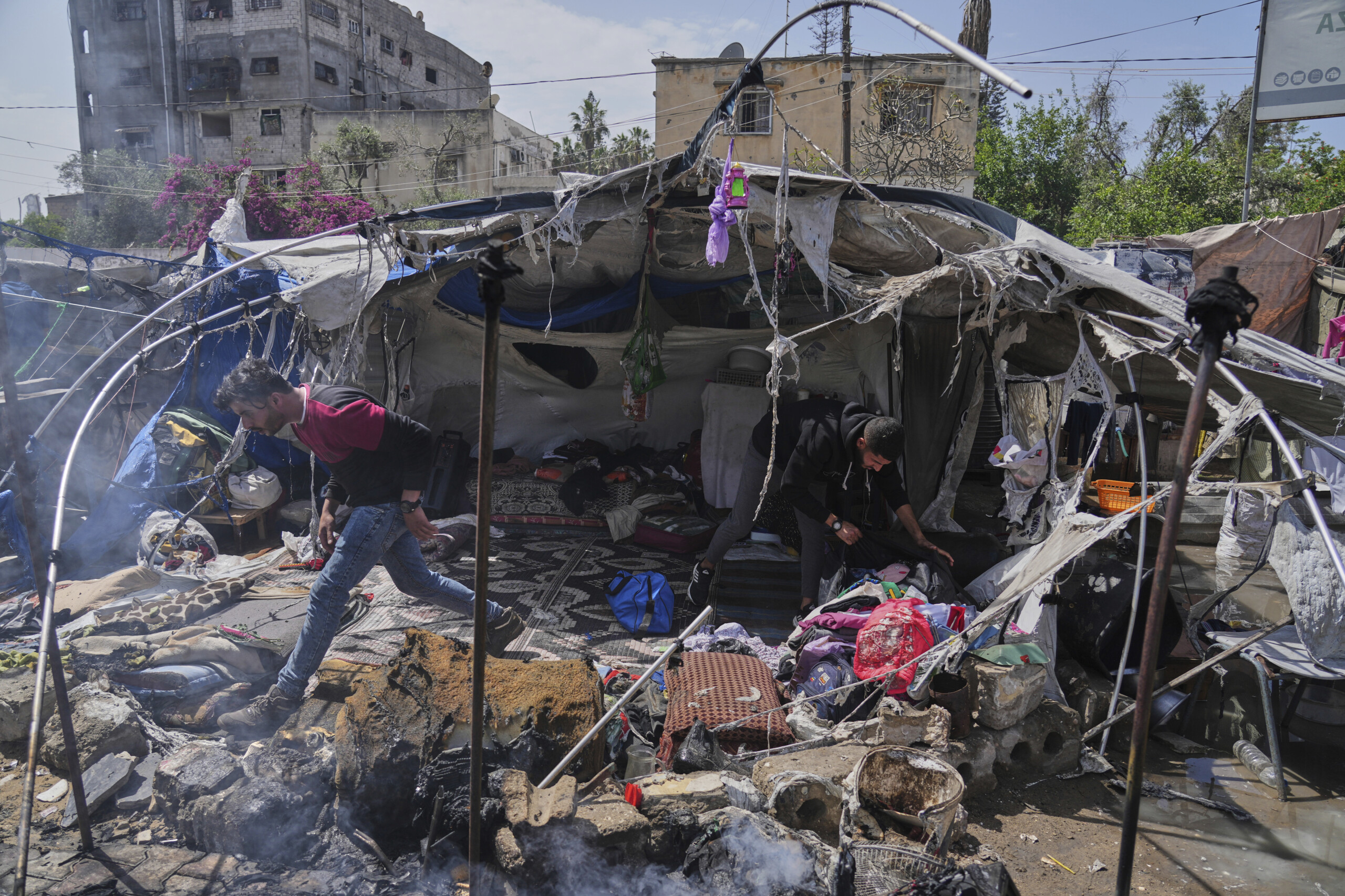 Gaza, 10 dead in Israeli raid on school shelter Gaza, 10 dead in Israeli raid on school shelter