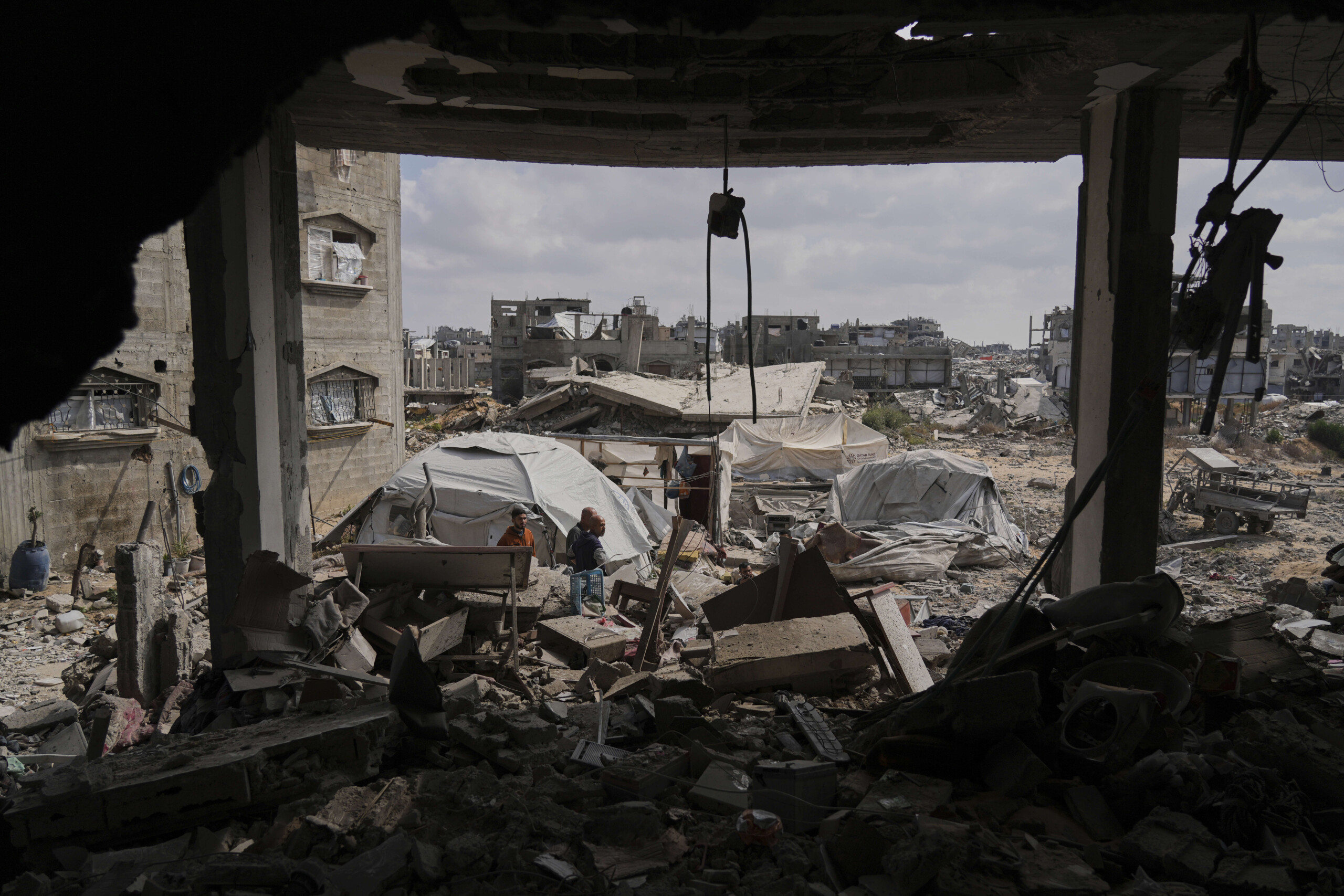 Gaza, 16 dead in dawn Israeli raid on the Strip