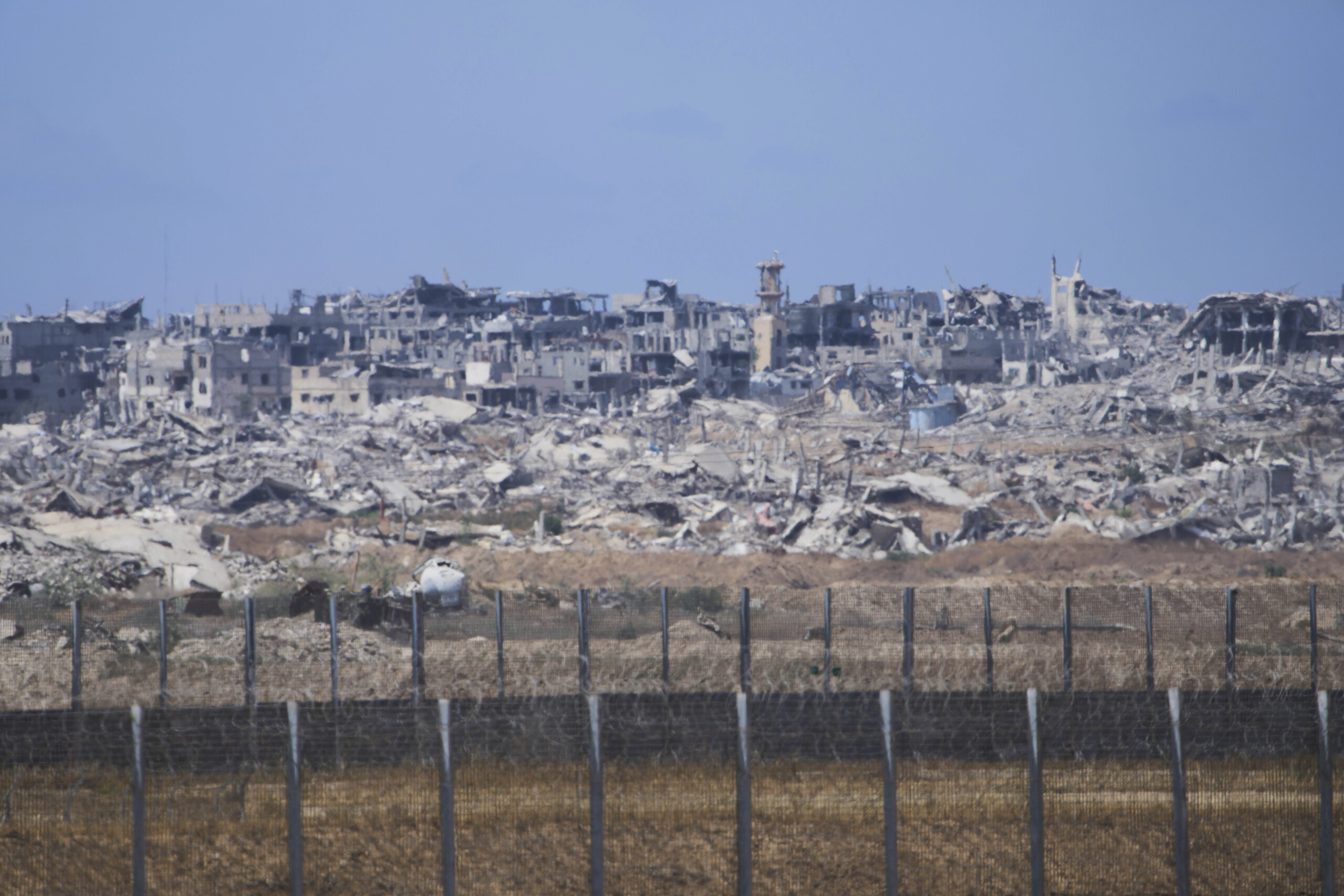 Gaza: 40 killed today in Israeli raids on the Strip