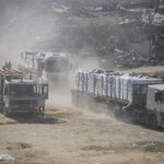 Gaza, aid trucks heading from Egypt towards the Strip