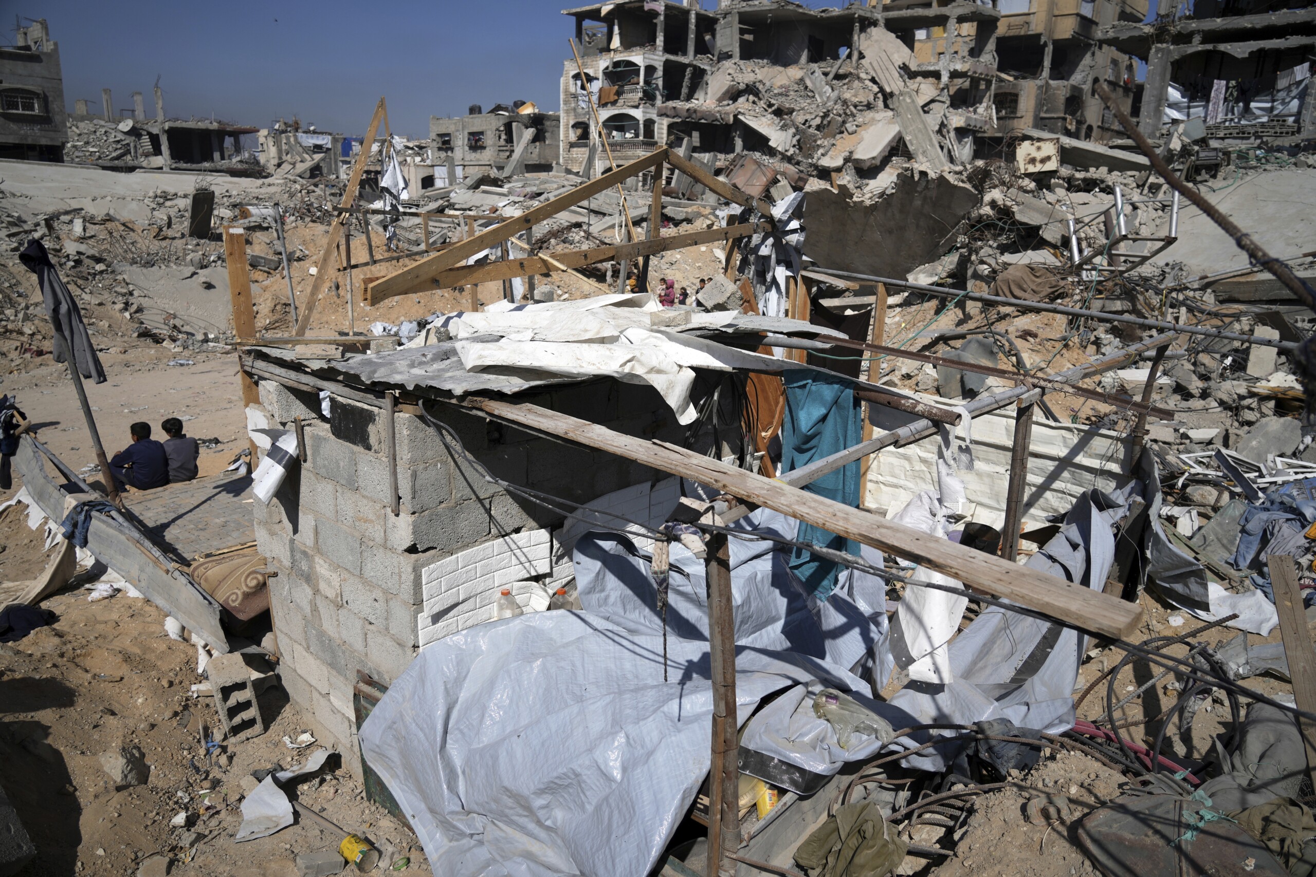 Gaza, at least 50 killed in Israeli airstrikes since dawn