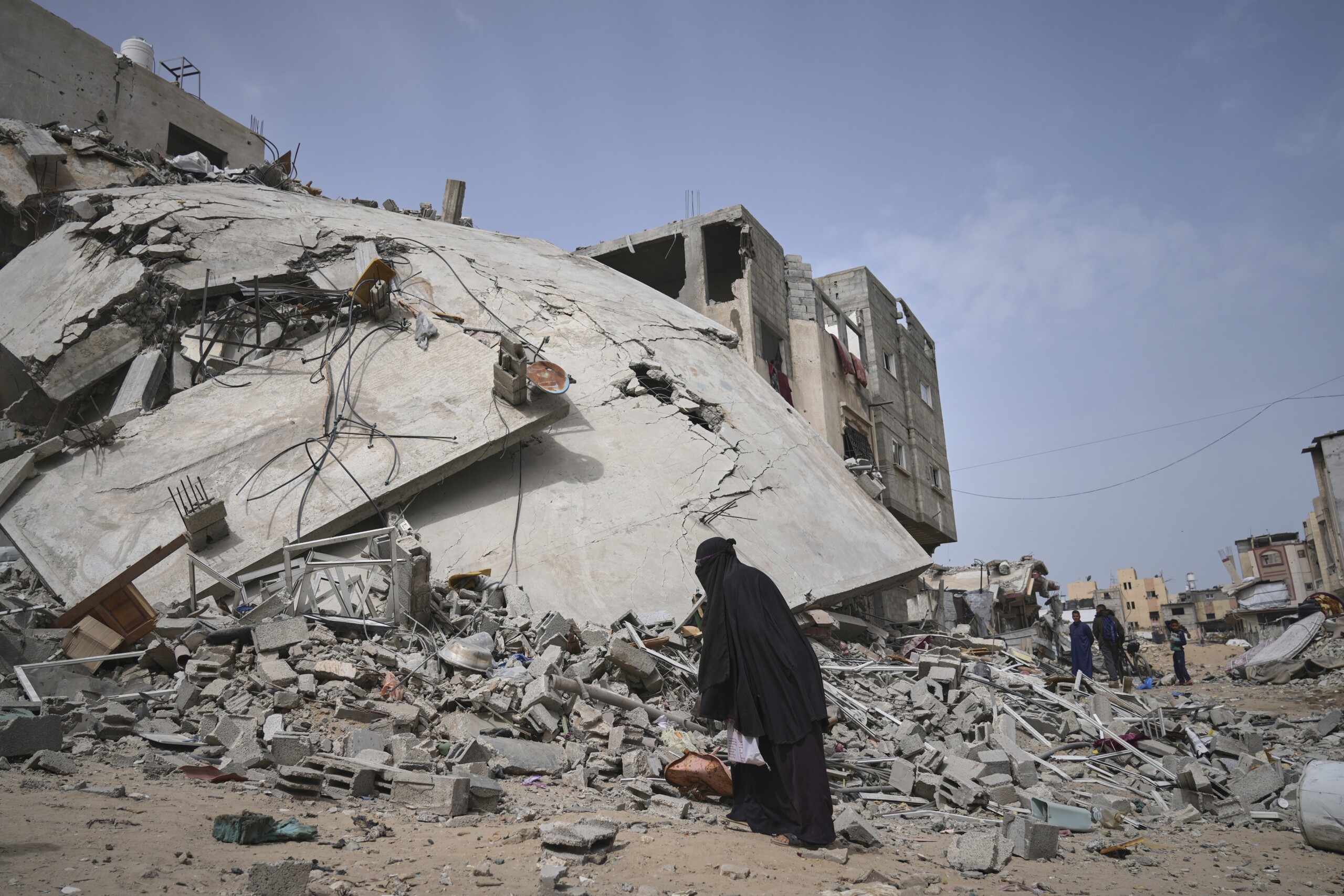 Gaza Authority: ‘16 dead in Israeli raid near Khan Younis’ Gaza Authority: ‘16 dead in Israeli raid near Khan Younis’