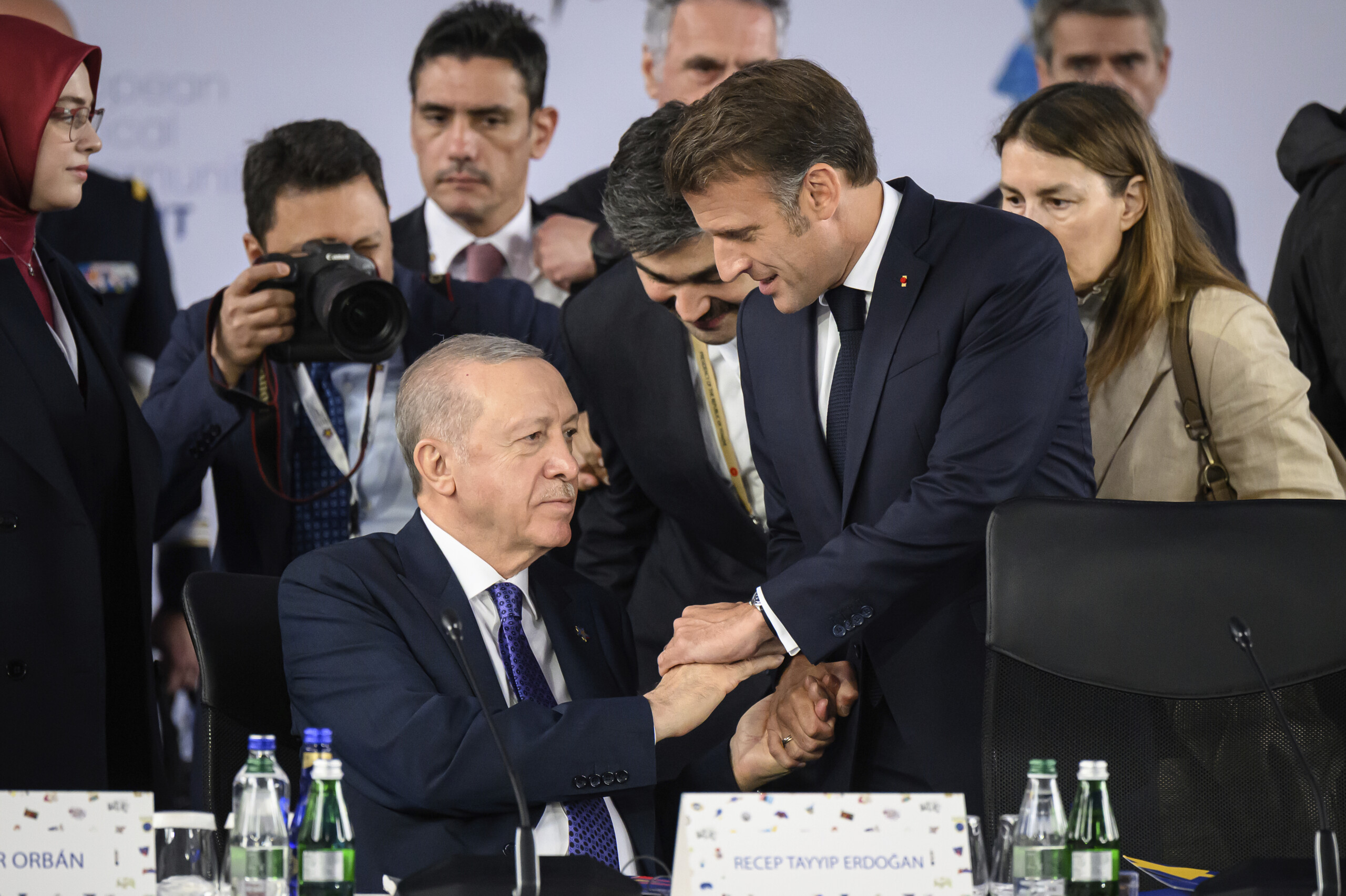 Gaza, Macron talks to Erdogan: "Do everything possible for peace and security"