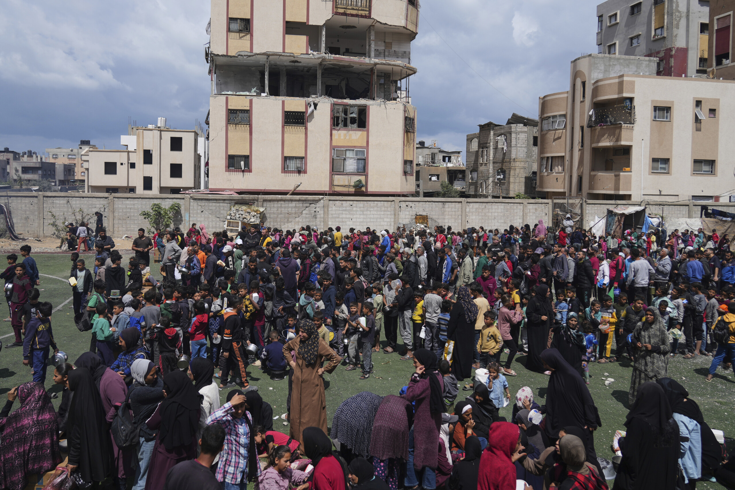 Gaza, media: 34 killed in IDF raid. Death toll nears 60,000