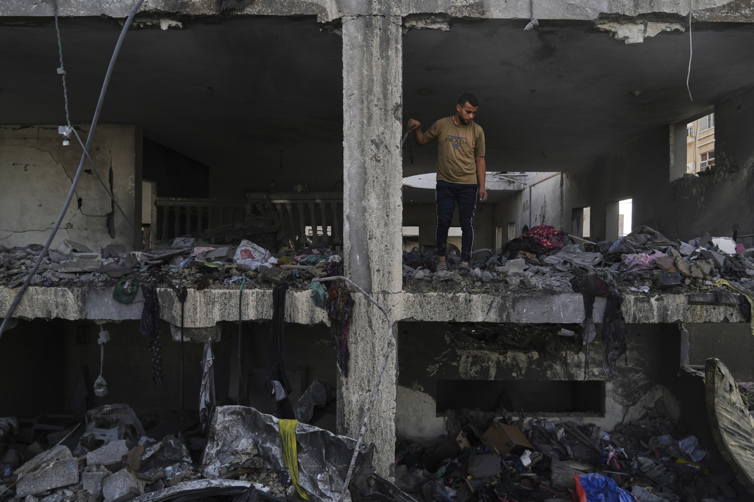 Gaza, media: death toll rises to 65 in Israeli attacks Gaza, media: death toll rises to 65 in Israeli attacks