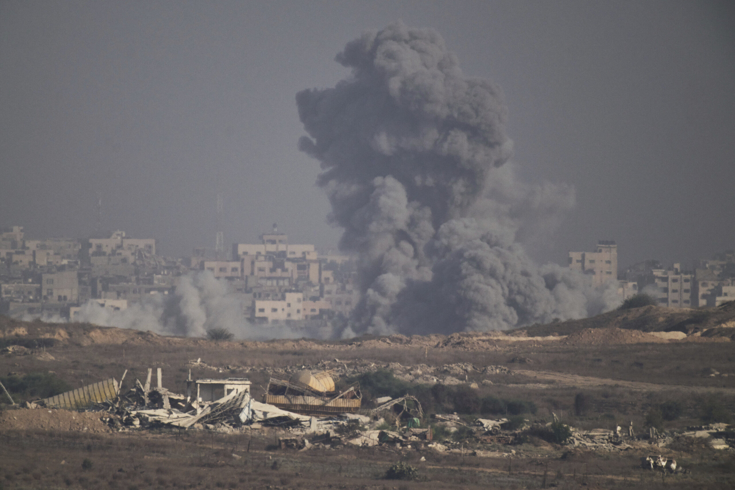 Gaza: Media say Israeli raids since dawn have killed 27