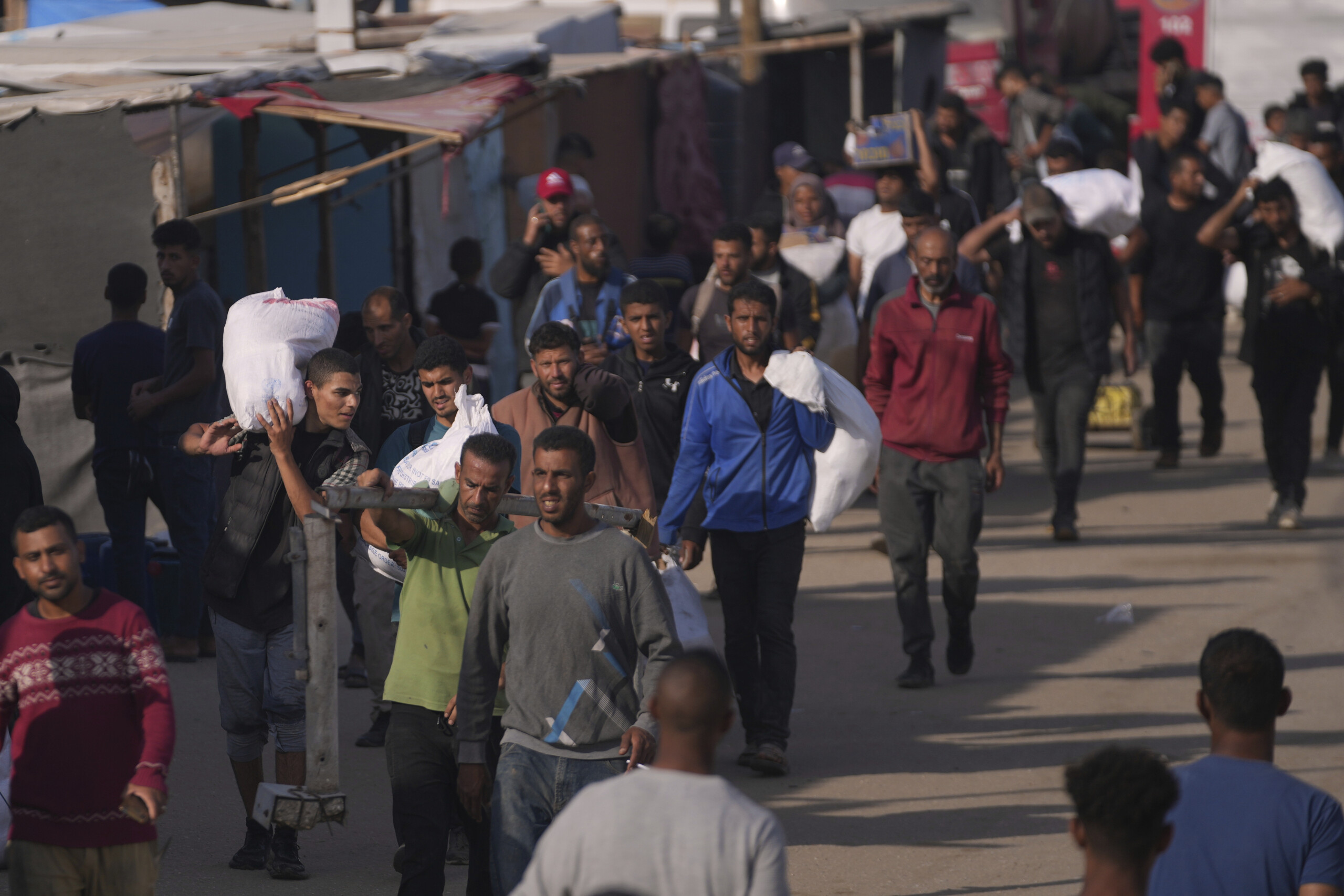 Gaza, UN: "Attacks on civilians waiting for aid are war crimes" Gaza, UN: "Attacks on civilians waiting for aid are war crimes"