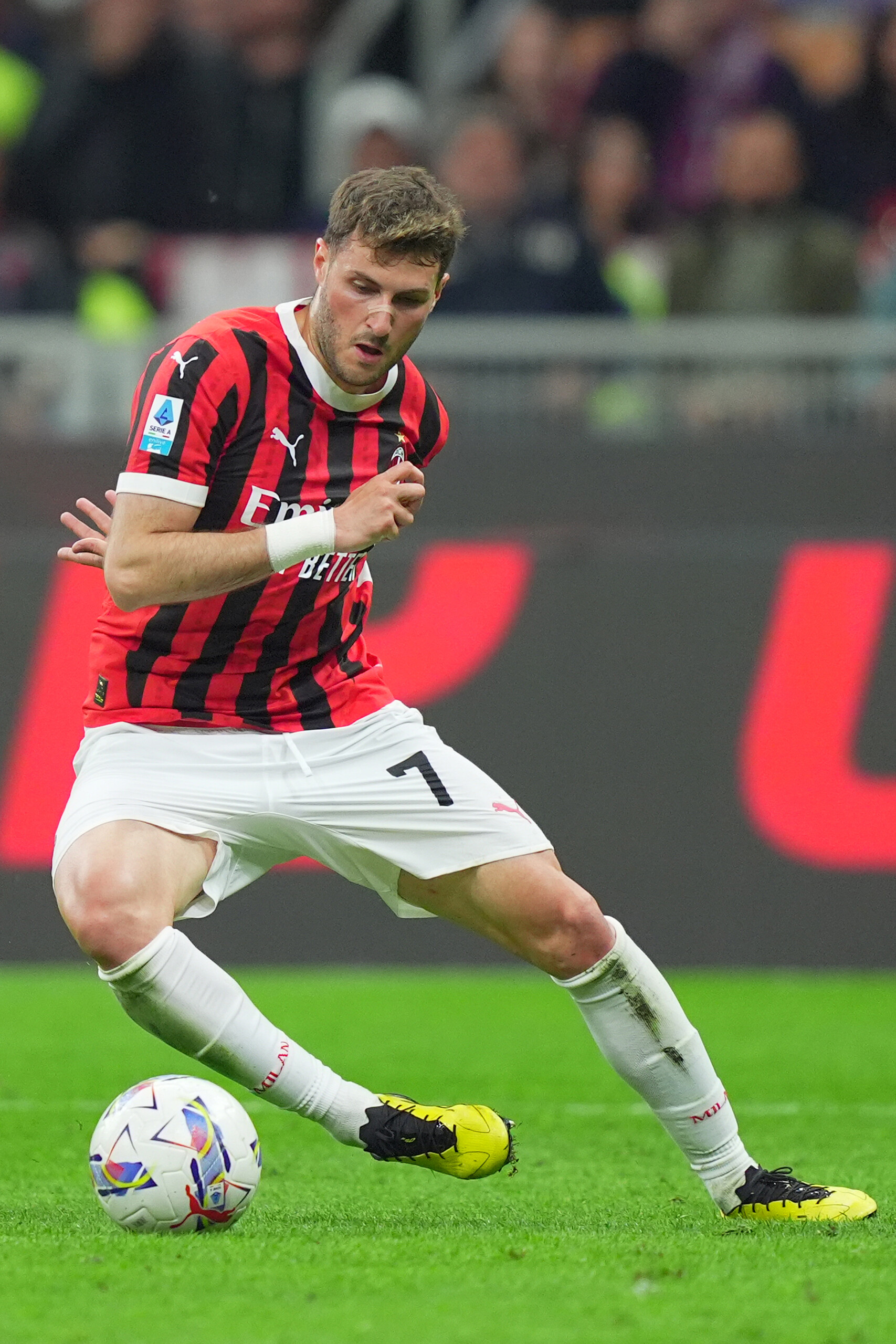 Gimenez's goal not enough for Milan: 1-1 draw in friendly against Leeds