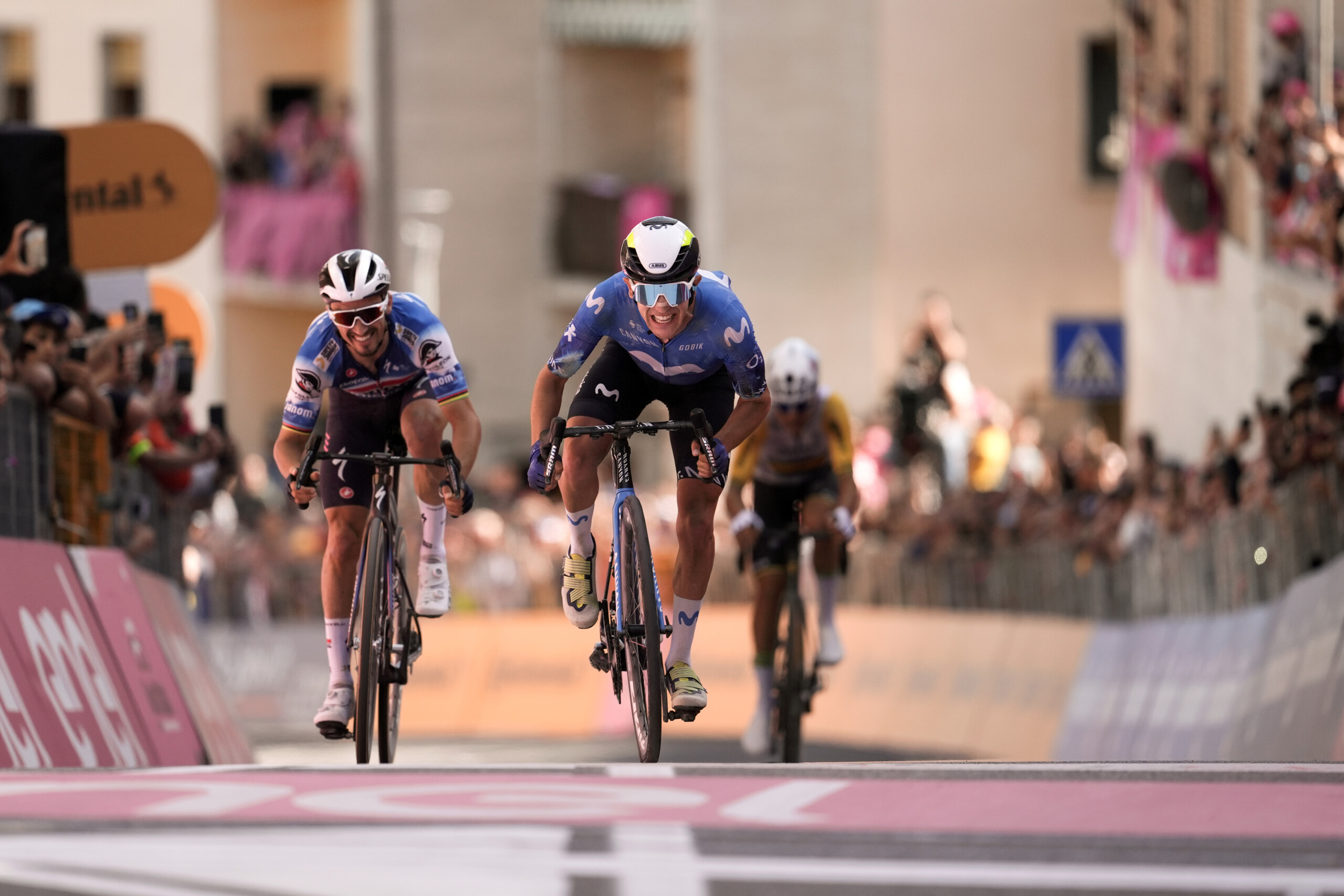 Giro d’Italia: Australia’s Plapp Wins Stage 8, Ulissi Takes the Pink Jersey Giro d’Italia: Australia’s Plapp Wins Stage 8, Ulissi Takes the Pink Jersey