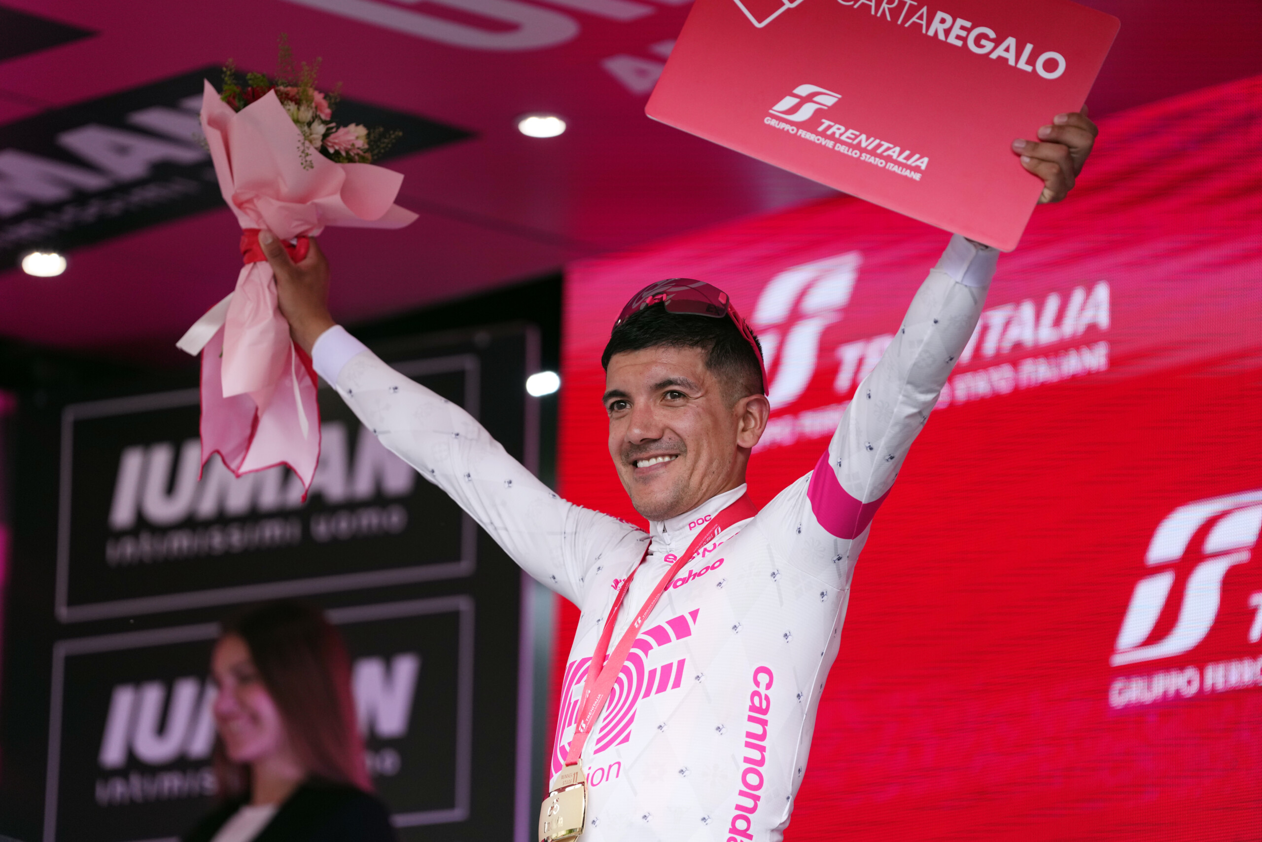 Giro d'Italia: Carapaz wins stage 11, Del Toro retains pink jersey