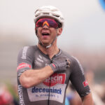 Giro d'Italia, Groves wins sixth stage in Naples: Pedersen remains in pink