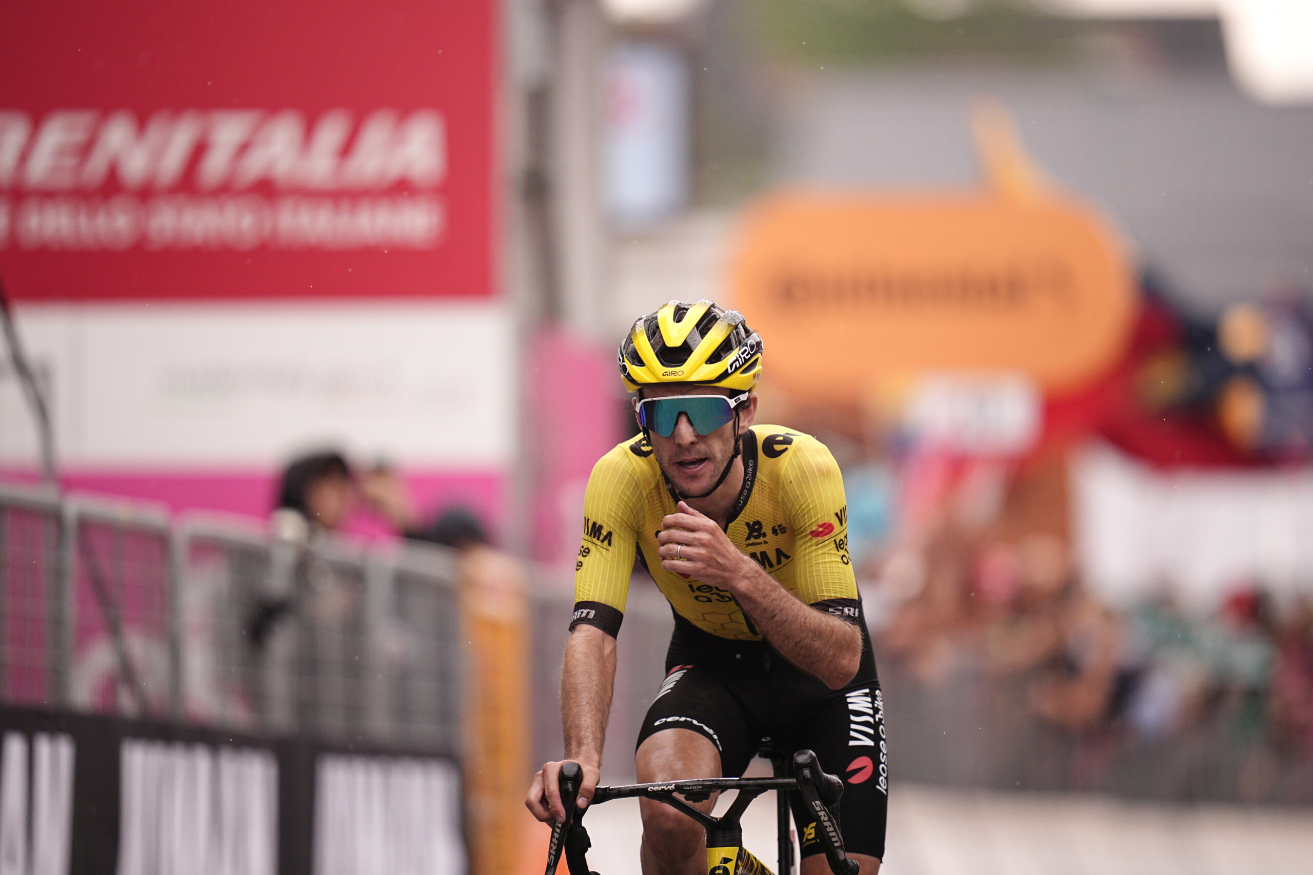 Giro d’Italia, Harper wins stage 20 in Sestriere. Yates takes the pink jersey
