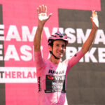Giro d'Italia: Simon Yates wins the pink jersey, final stage in Kooij