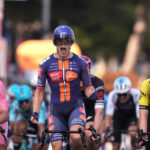Giro d'Italia, Van Uden wins 4th stage in a sprint: Pedersen stays in the pink jersey