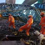 India, bridge collapses in Sato Maharashtra: 2 dead, others swept away