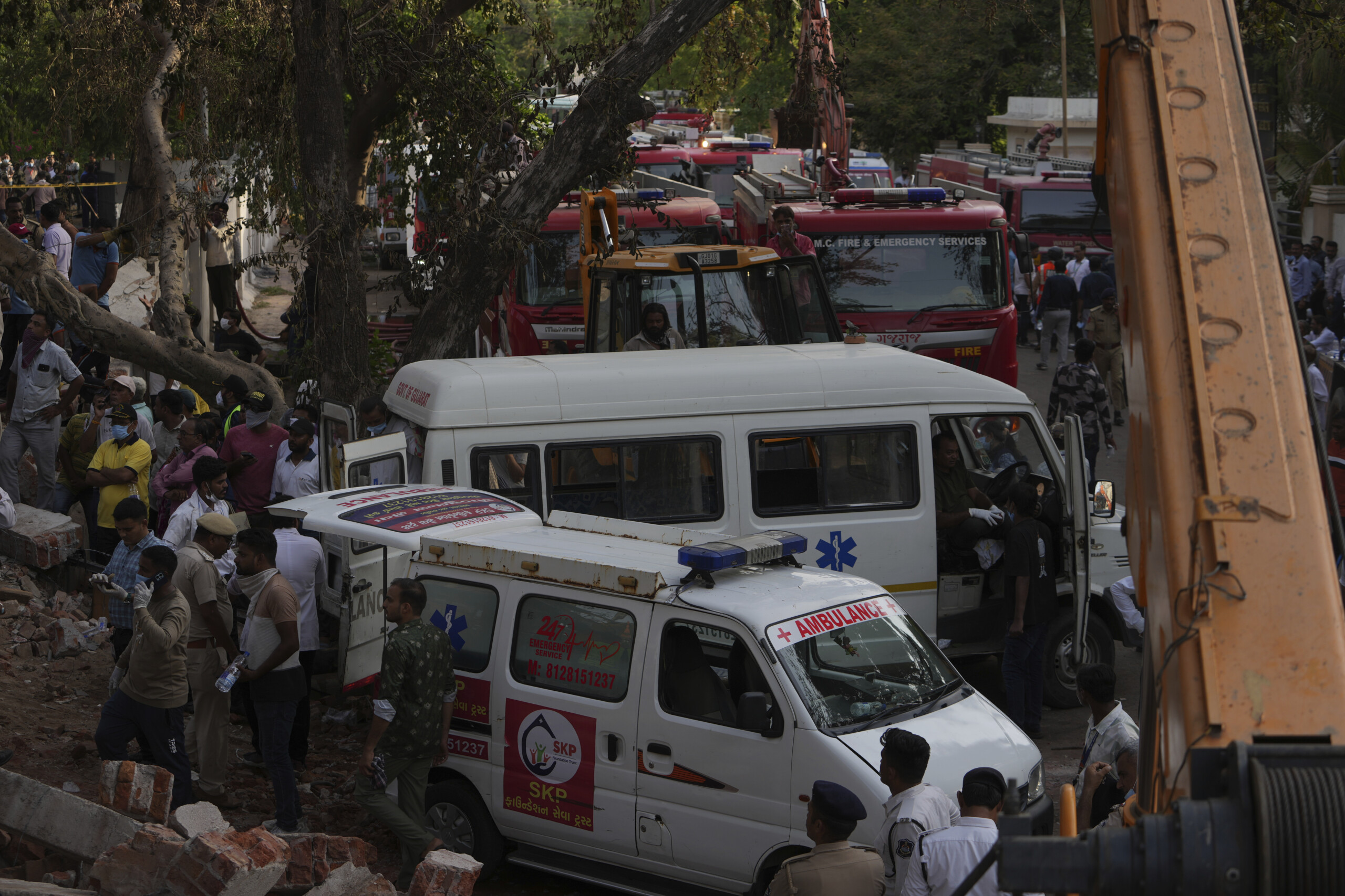 India, Survivor of Crashed Plane: "I Was Surrounded by Bodies"