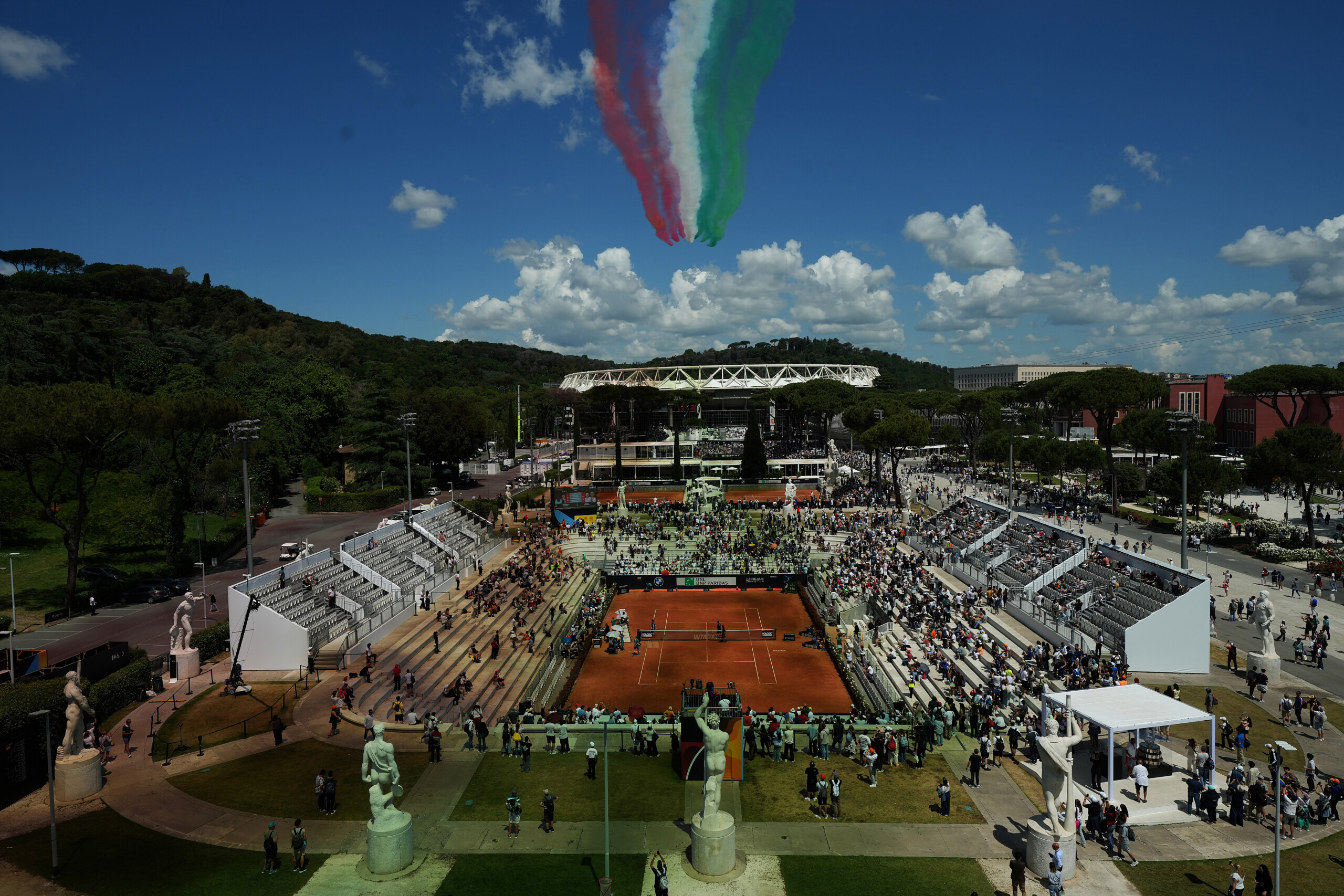 Internazionali di Roma: de Minaur and Paul advance to the round of 16
