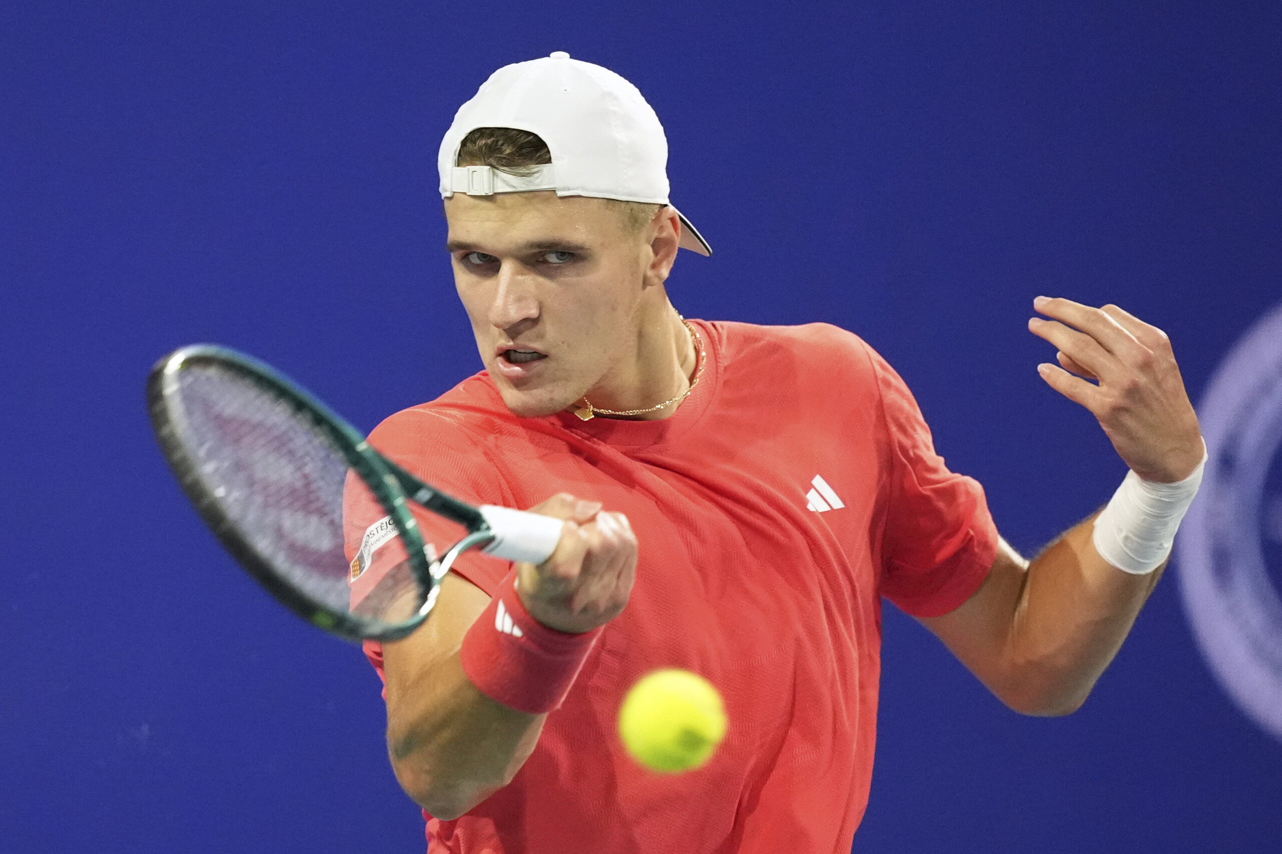 Internazionali Roma: Mensik reaches the round of 16, Marozsan knocked out in two sets