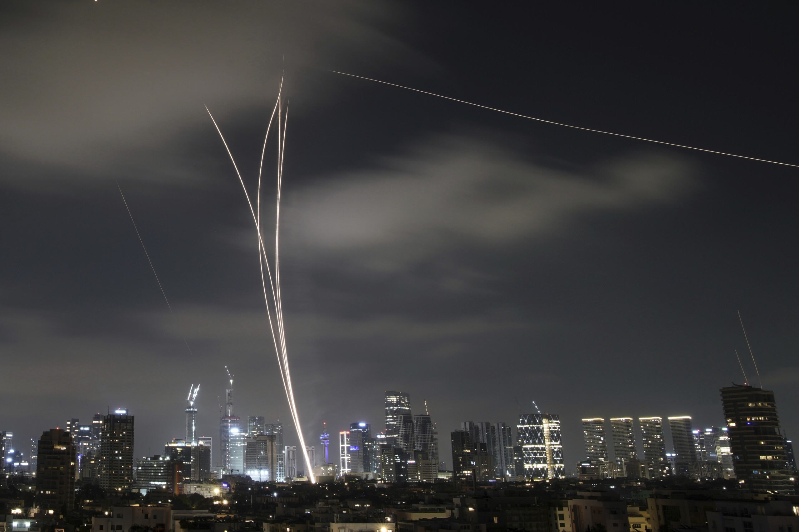 Iran, media: explosions in eastern Tehran Iran, media: explosions in eastern Tehran