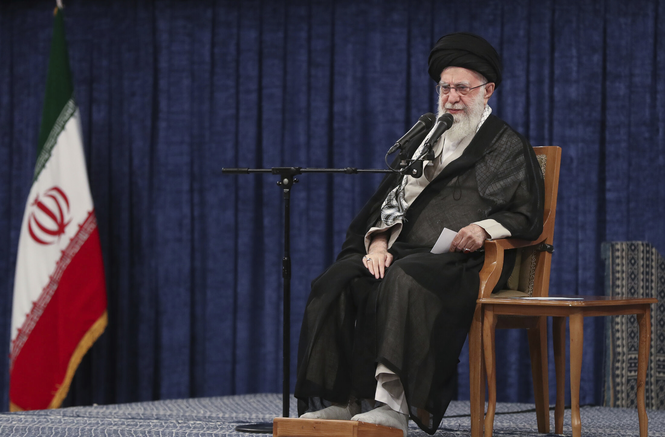 Iran: media reports that Khamenei transfers powers to Supreme Council of the Guardians of the Revolution Iran: media reports that Khamenei transfers powers to Supreme Council of the Guardians of the Revolution