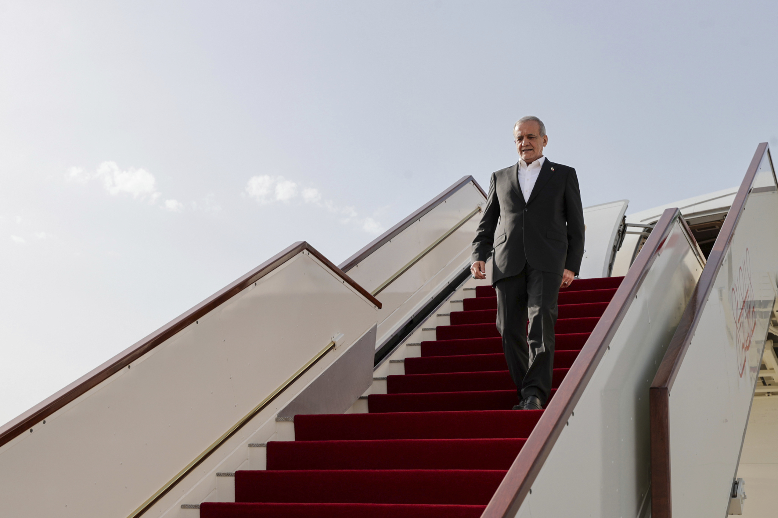 Iran, Pezeshkian: ‘We will respond forcefully to Israeli attacks’