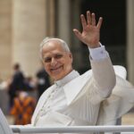 Iran, Pope: “Heal the wounds of recent days and choose peace”