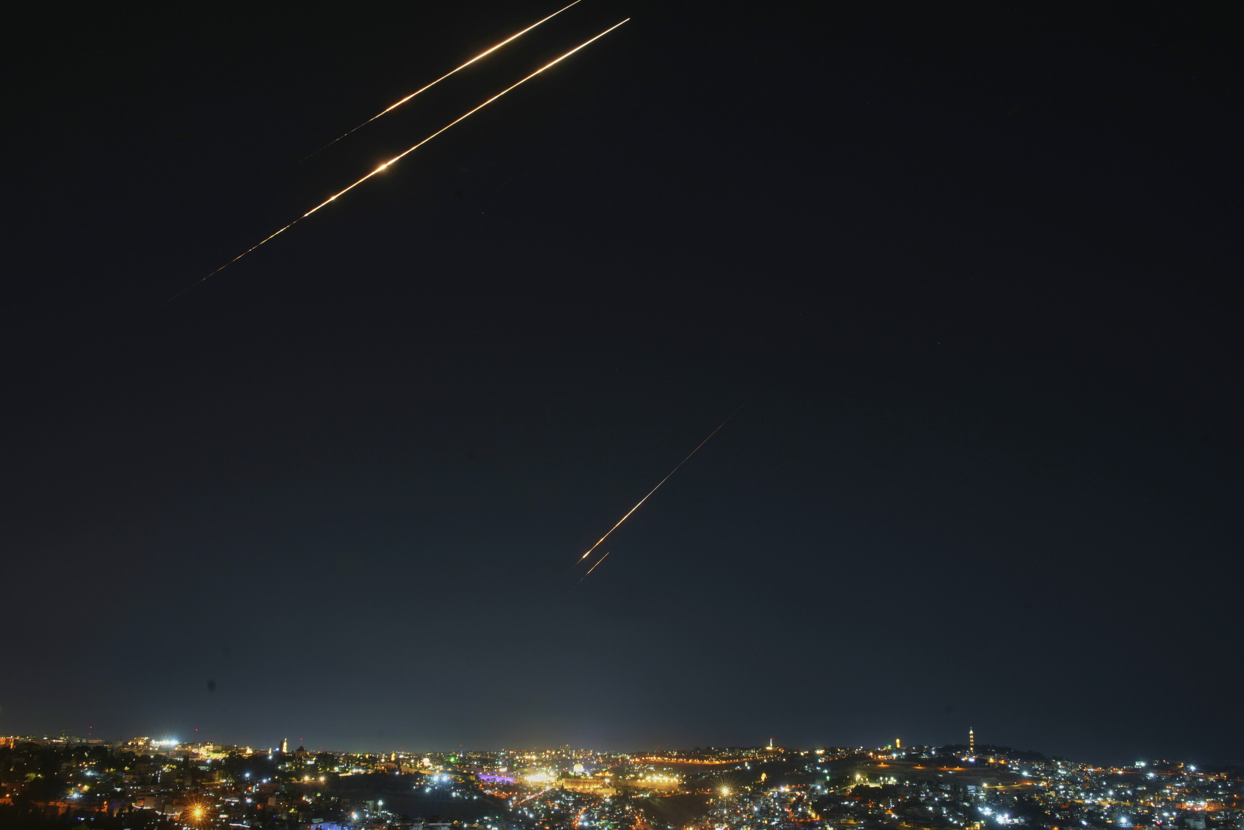 Iran strikes back at Israel: woman seriously injured in Tehran raid dies Iran strikes back at Israel: woman seriously injured in Tehran raid dies