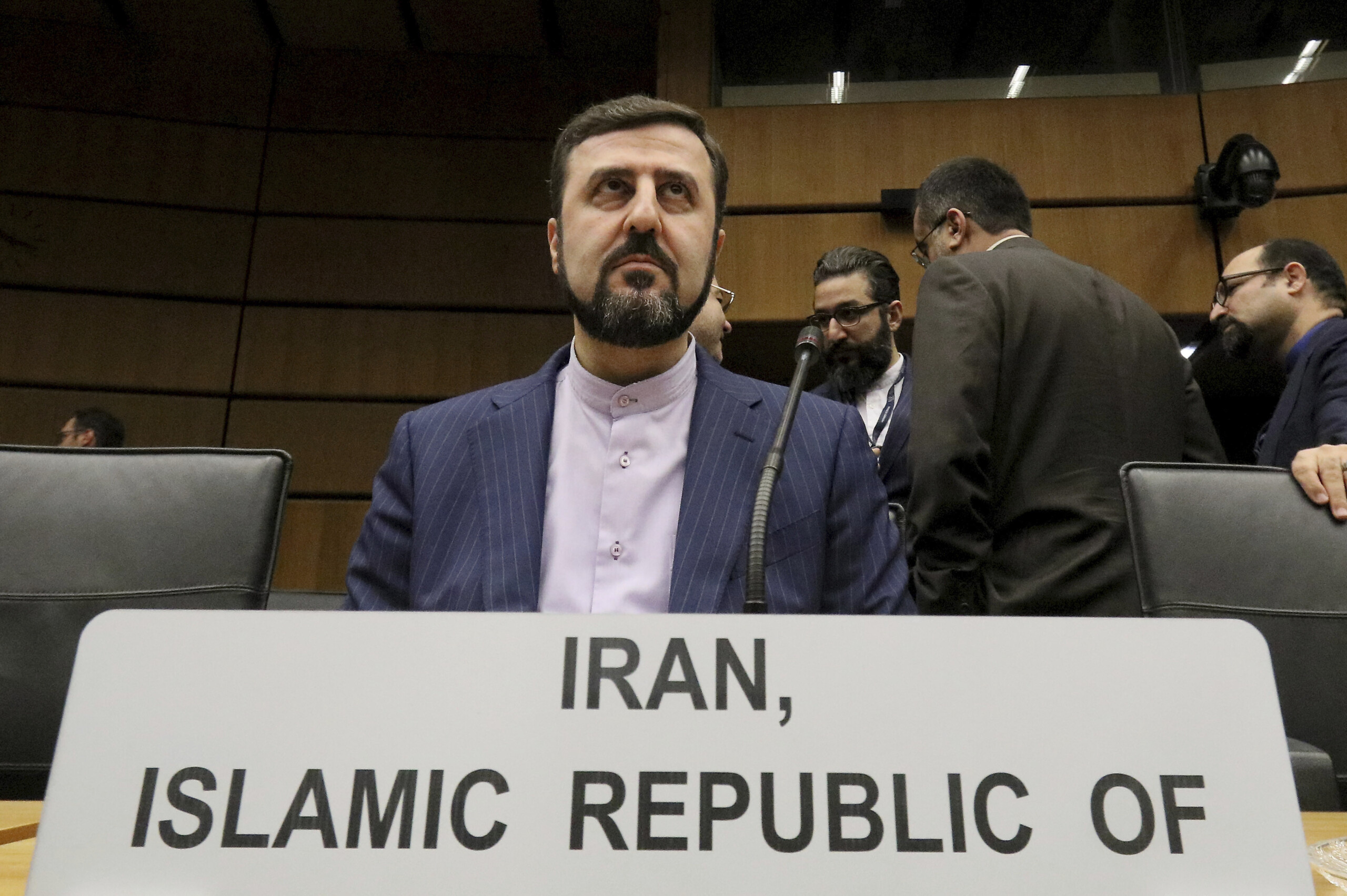 Iran, Tehran: "With the reintroduction of sanctions we could leave the NPT"
