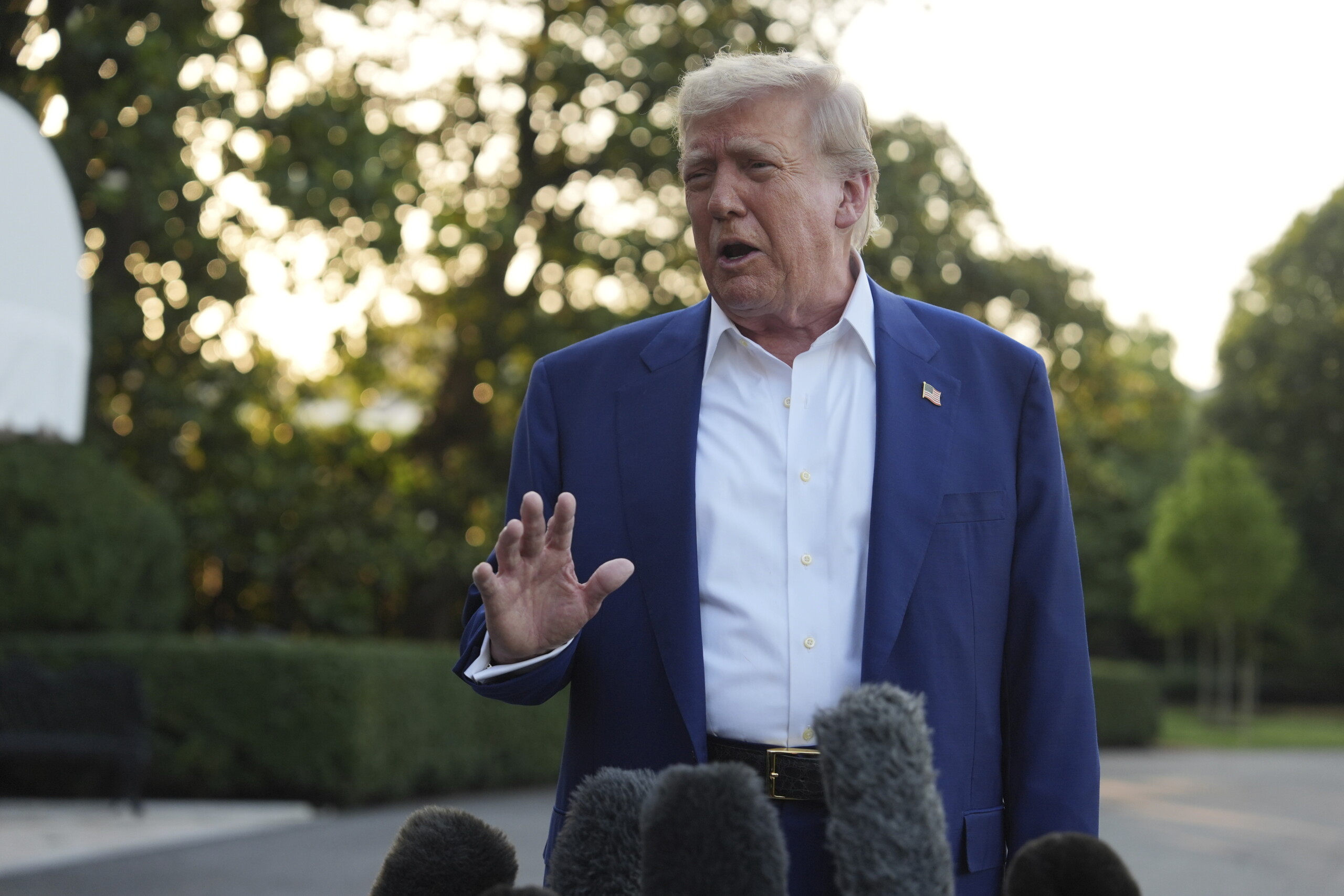 Iran, Trump: ‘I don't want regime change’