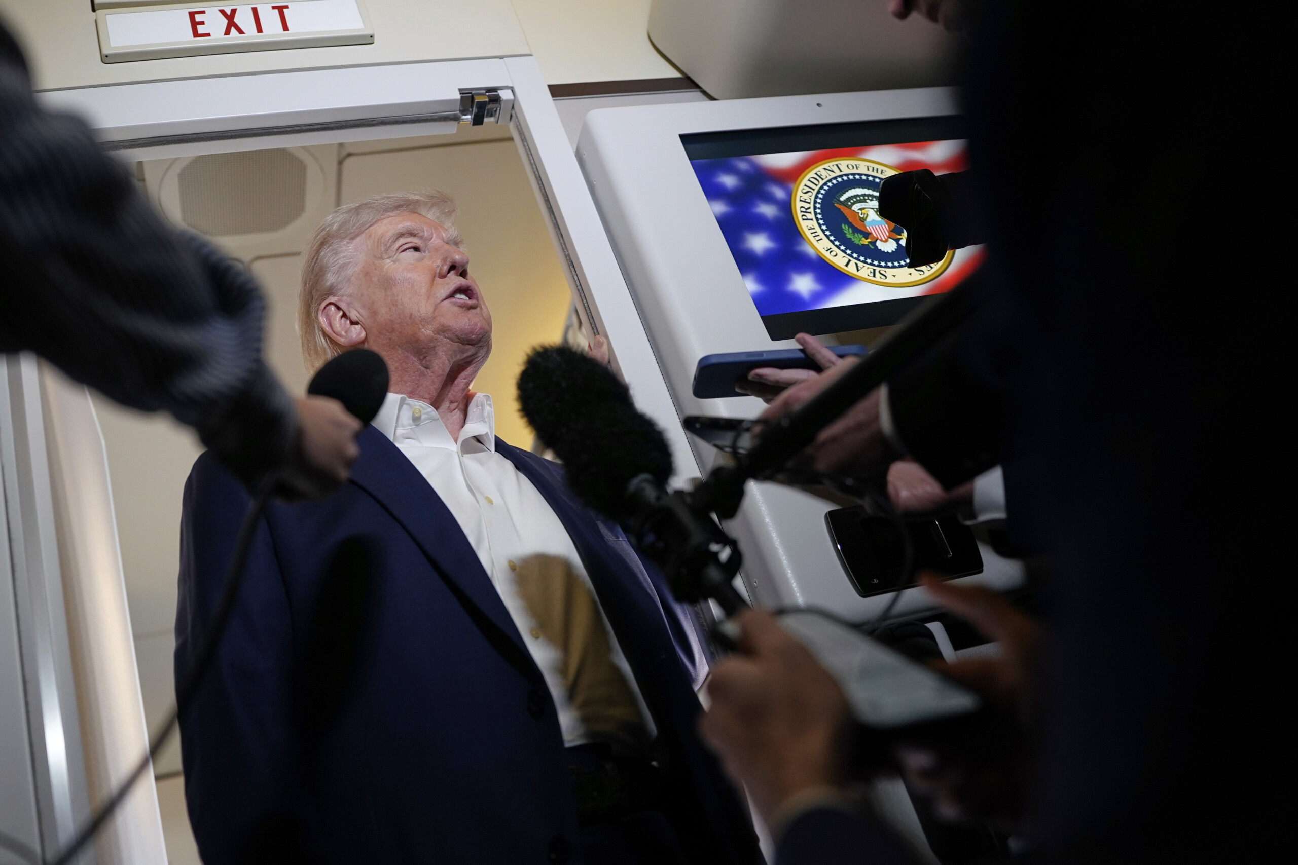 Iran, Trump: ‘Talks are proceeding well’