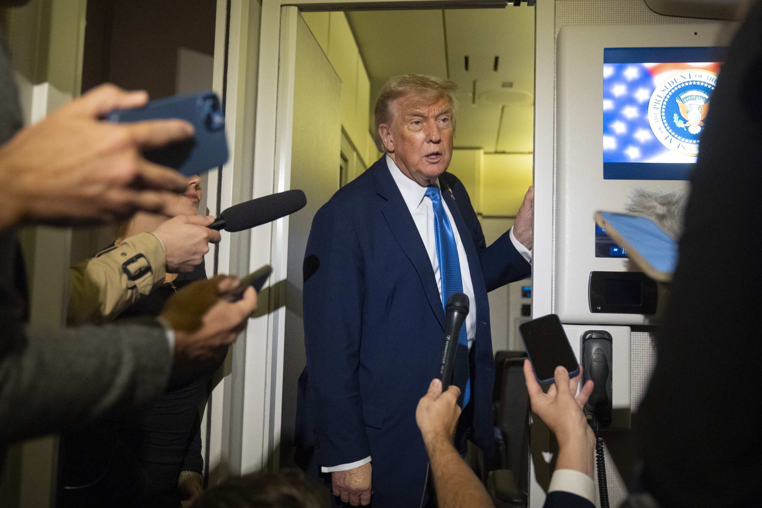 Iran, Trump: ‘We know where Khamenei is, but we won't eliminate him for now’
