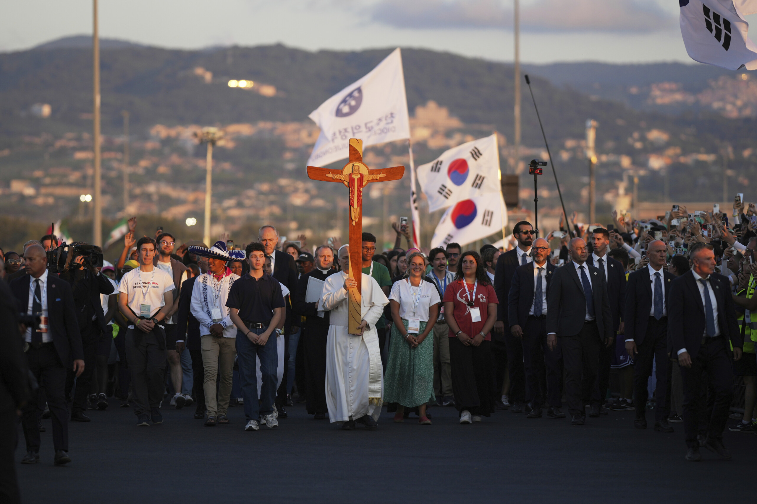 Jubilee, Pope to young people: ‘The world needs witnesses of peace’