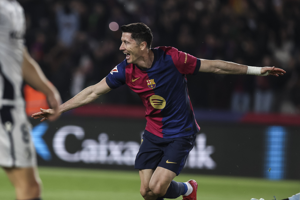 La Liga: Barcelona beats Osasuna 3-0, returns to the top La Liga: Barcelona beats Osasuna 3-0, returns to the top