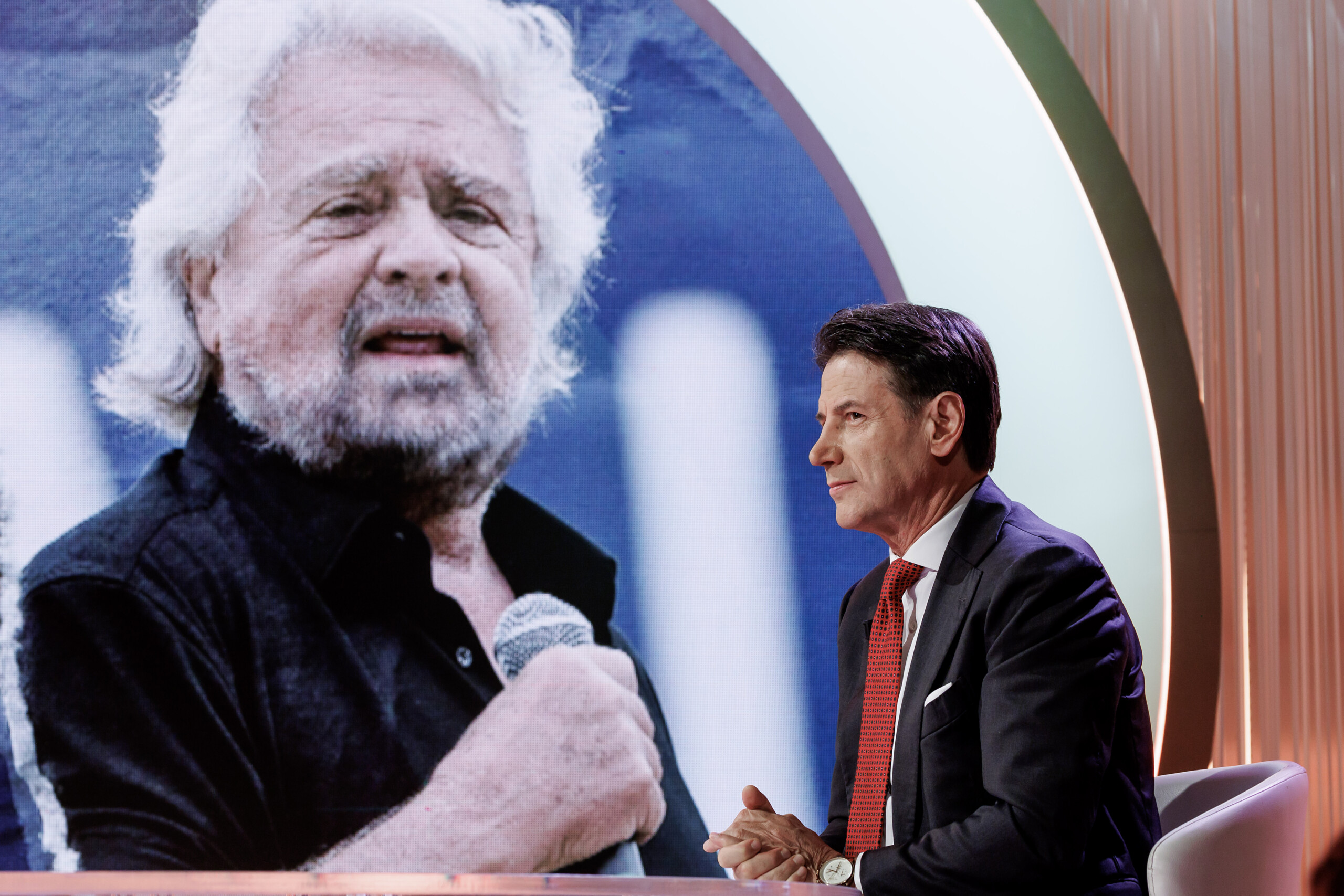 M5S, Conte challenges Grillo: "The symbol belongs to the community" M5S, Conte challenges Grillo: "The symbol belongs to the community"
