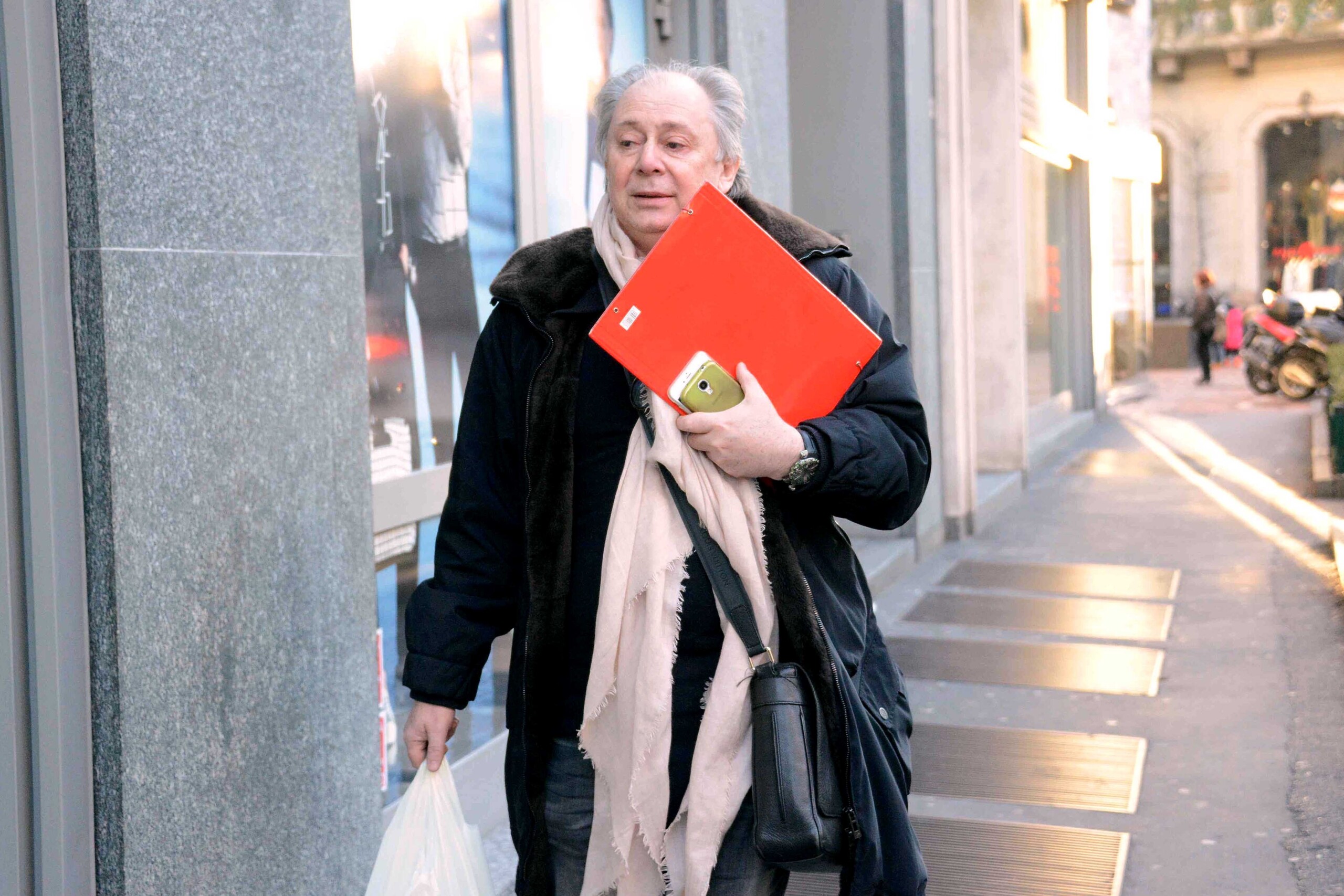 Mafia, Lele Mora investigated in Florence for slandering Silvio Berlusconi Mafia, Lele Mora investigated in Florence for slandering Silvio Berlusconi