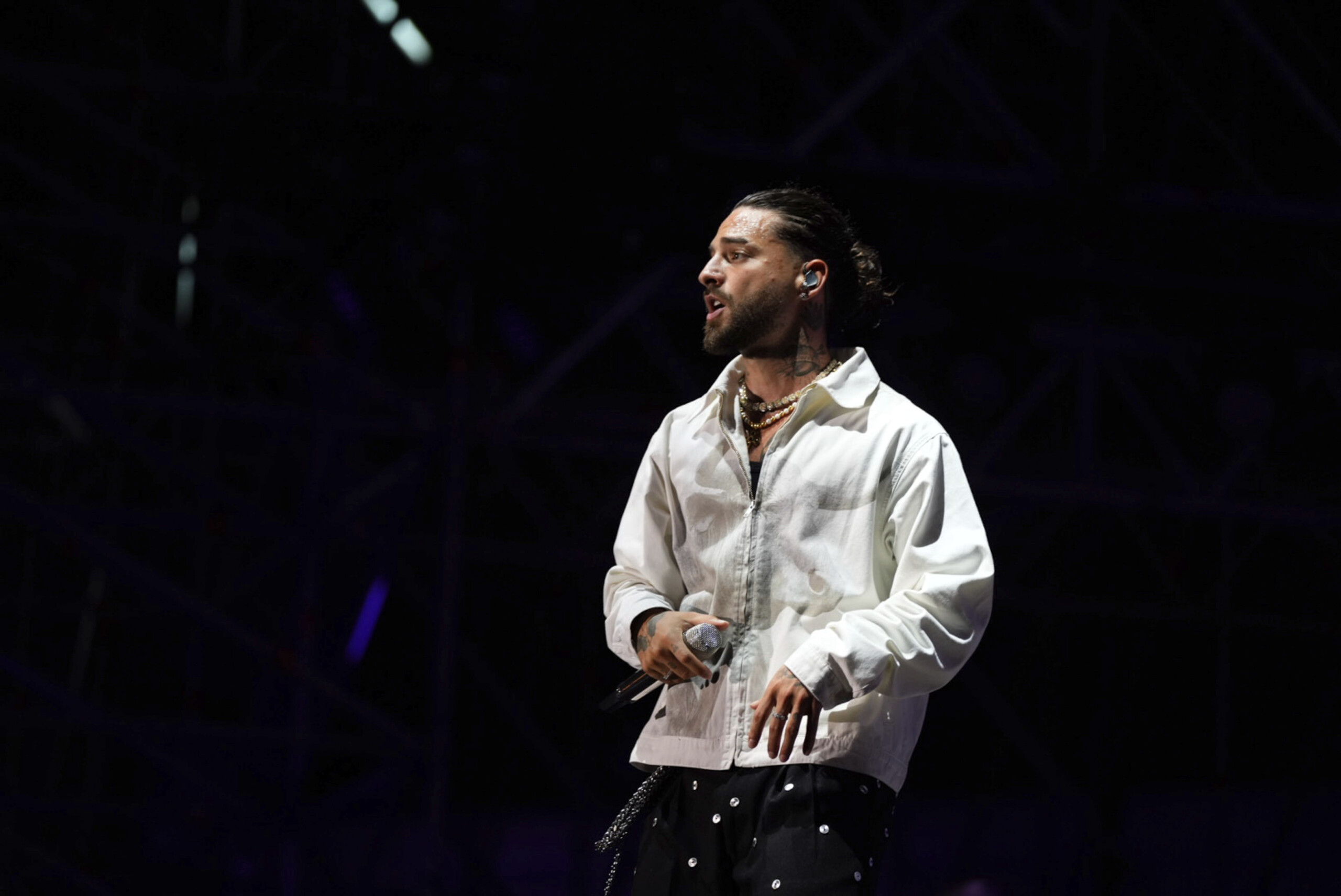 Maluma scolds two parents at a concert for bringing a one-year-old child Maluma scolds two parents at a concert for bringing a one-year-old child