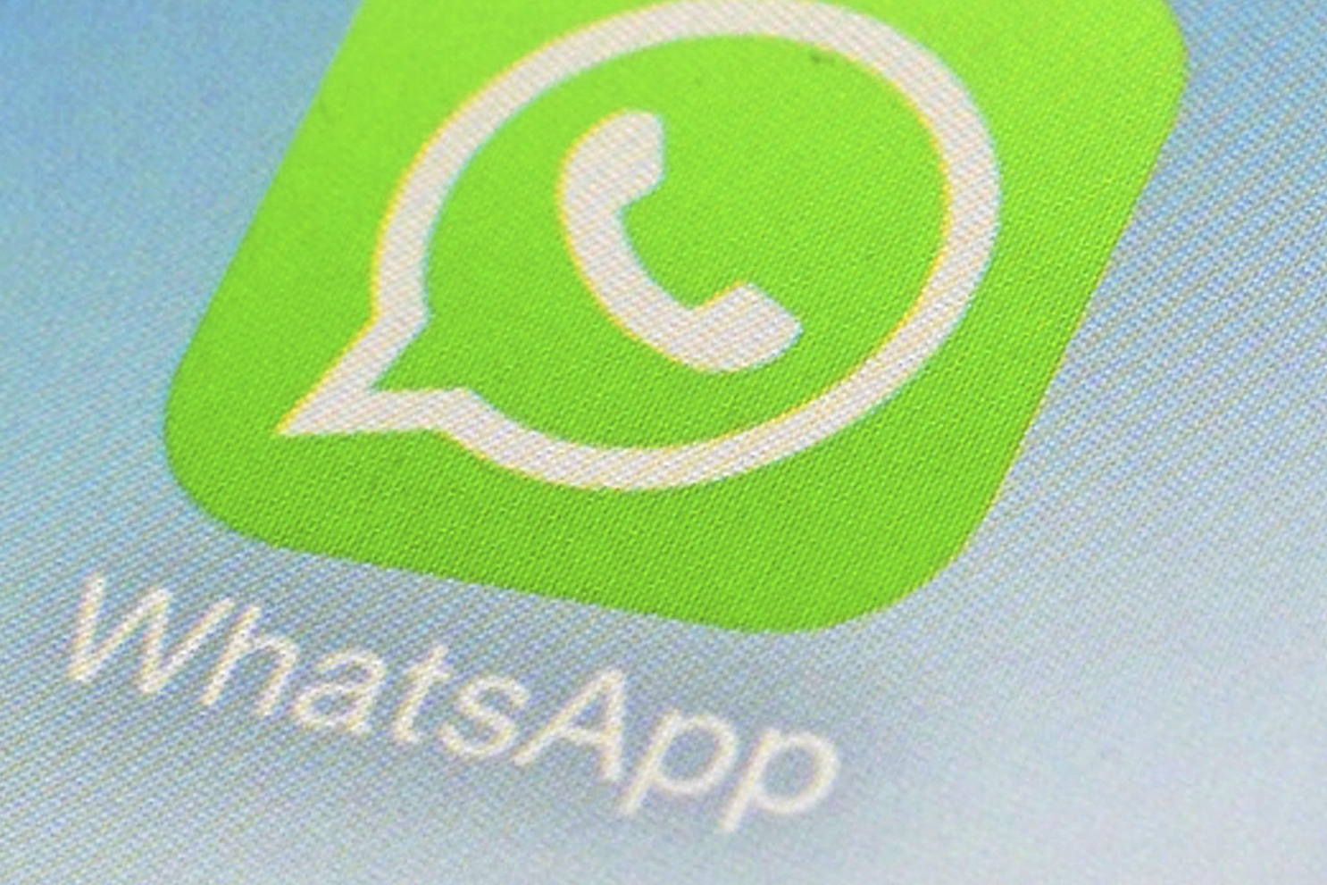 Meta, WhatsApp will start showing advertisements to app users Meta, WhatsApp will start showing advertisements to app users