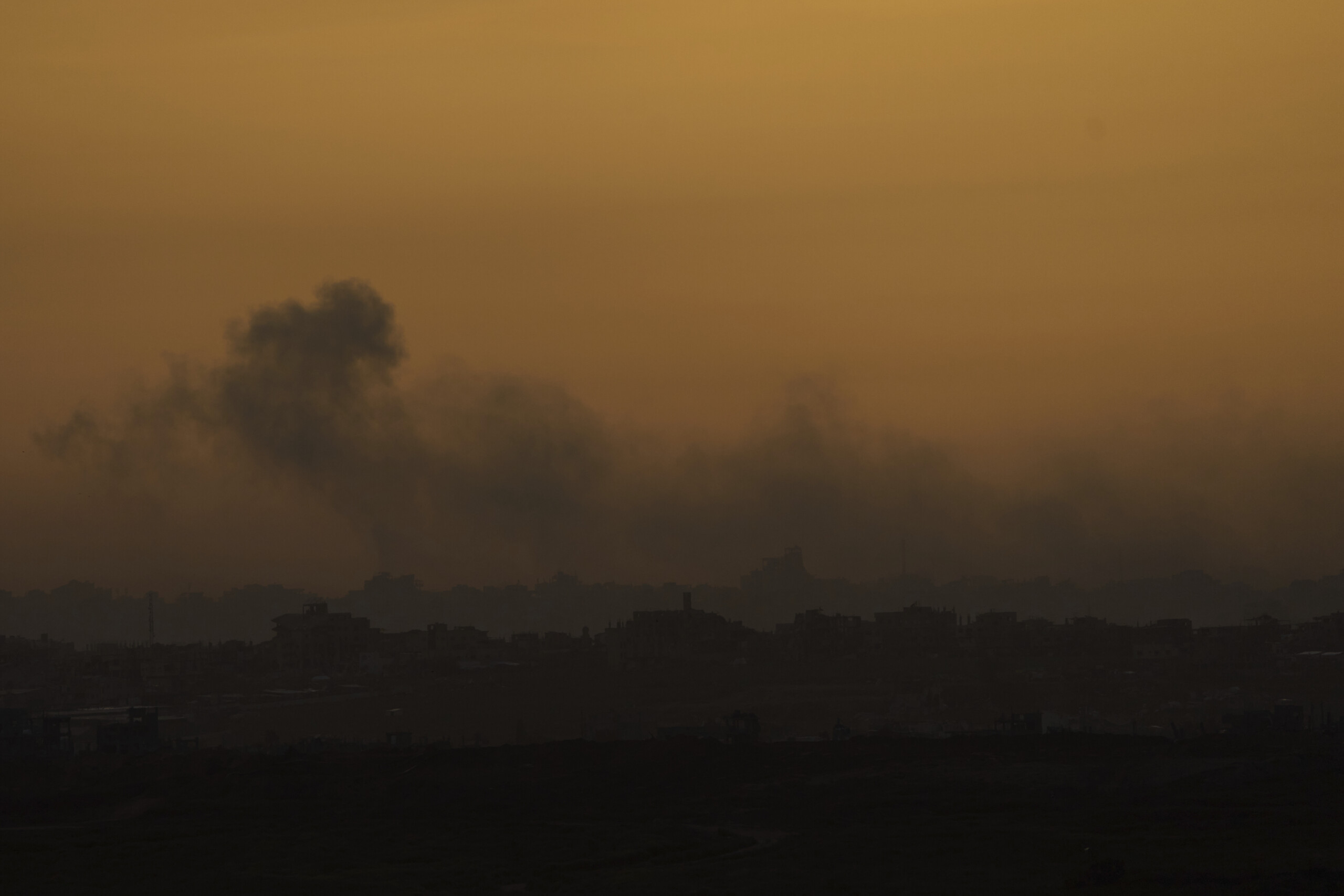 Middle East, 12 killed in Israeli attacks on Gaza overnight