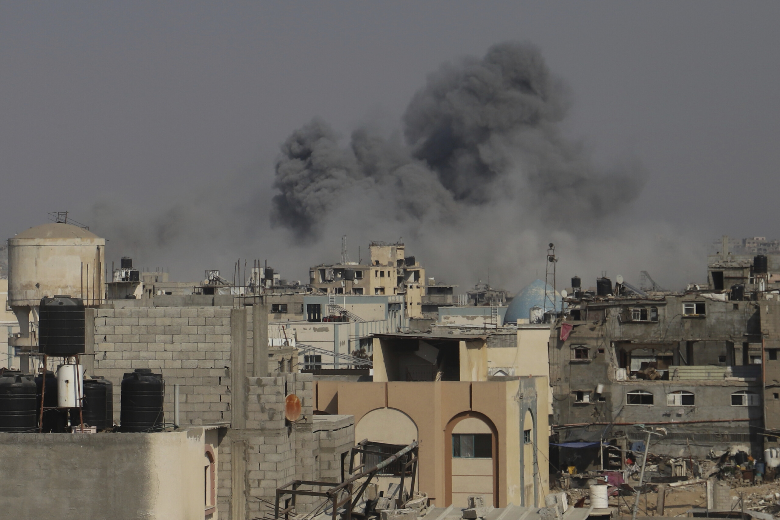 Middle East, 17 dead in Gaza since dawn in Israeli raids