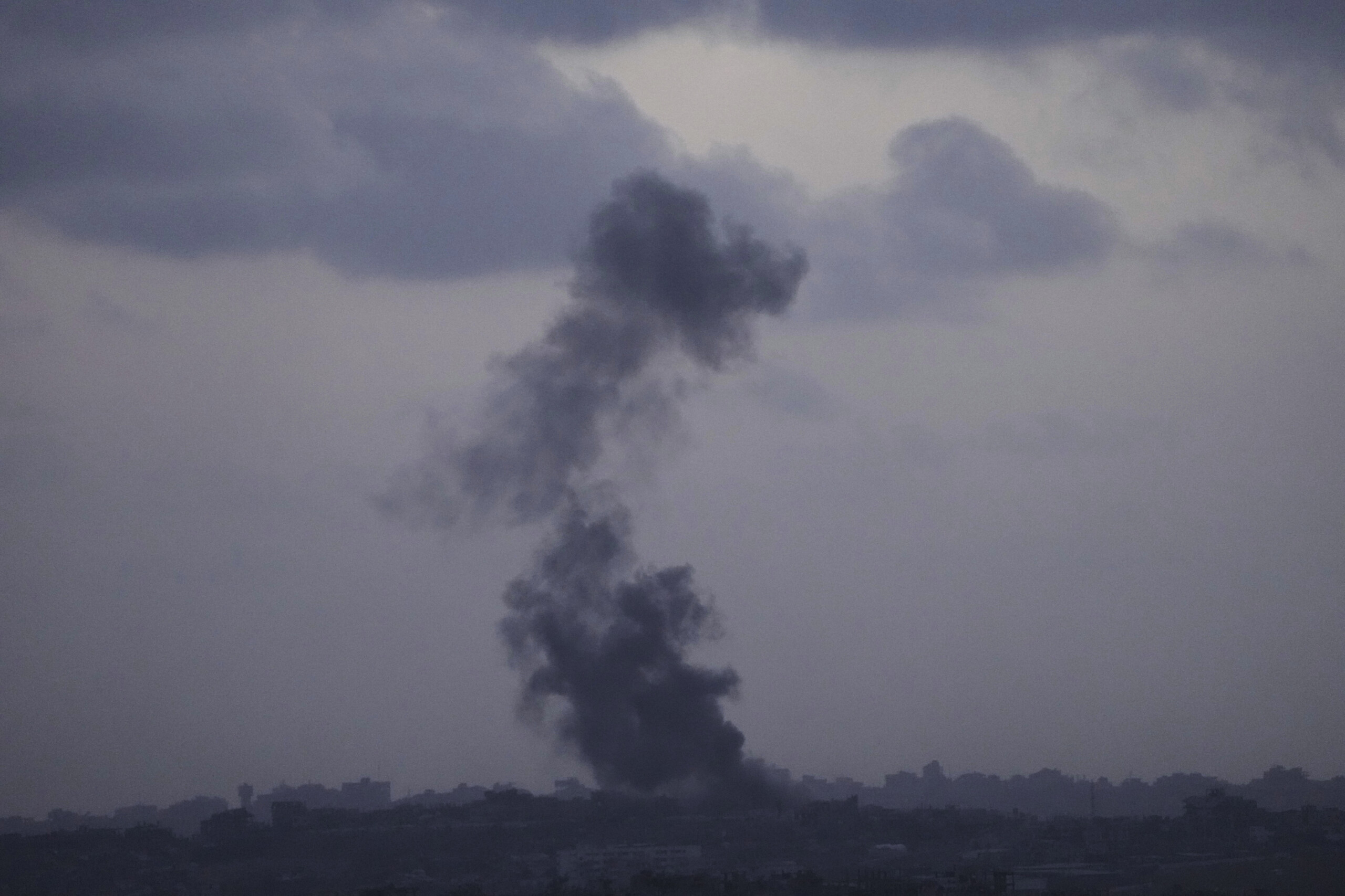 Middle East, 52 dead in Israeli raids on Gaza since dawn Middle East, 52 dead in Israeli raids on Gaza since dawn