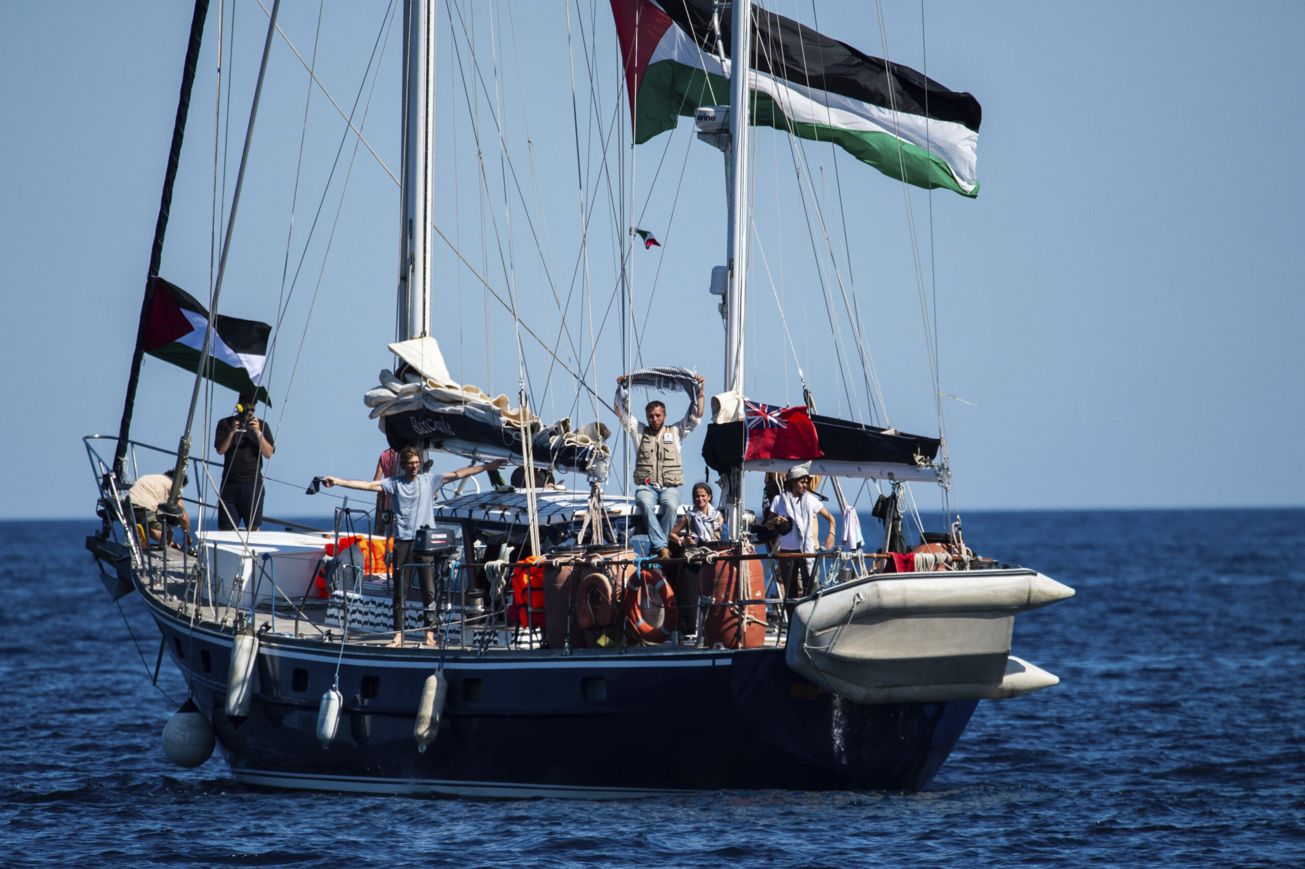 Middle East: 8 Flotilla activists have refused expulsion from Israel