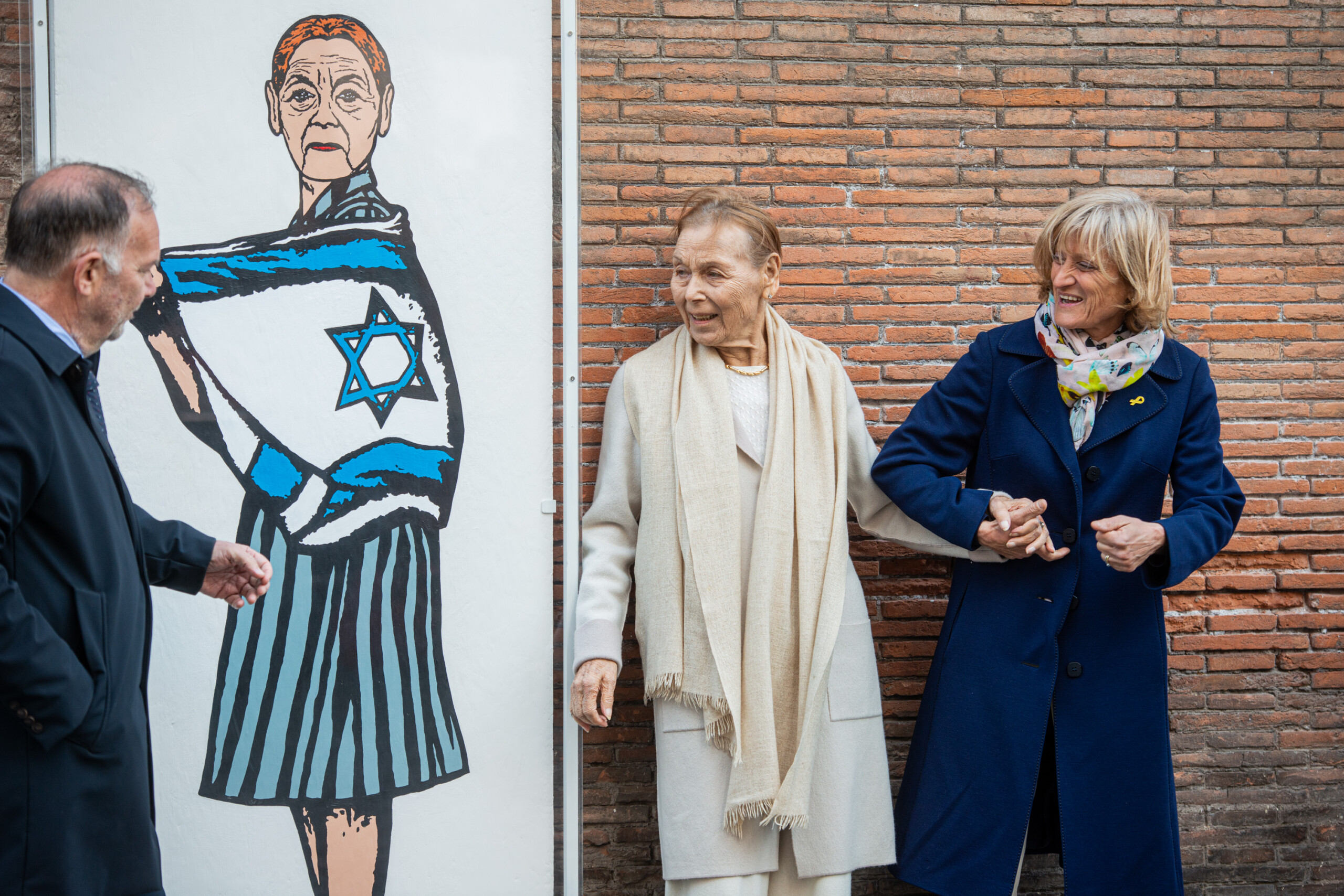 Middle East, Bruck: ‘Israeli and Palestinian flags together in the square’