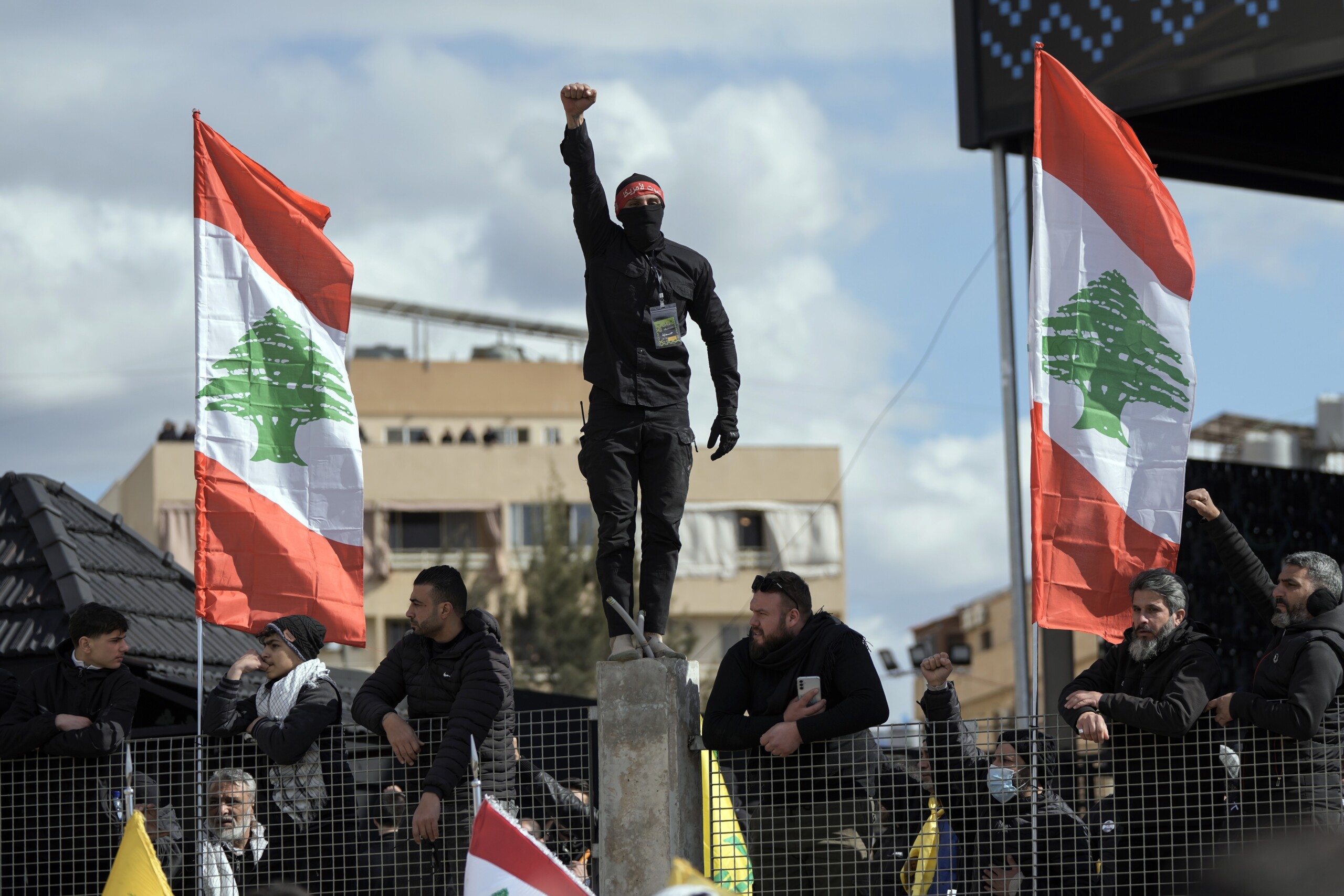 Middle East: Hezbollah denies responsibility for rocket fire on Israel